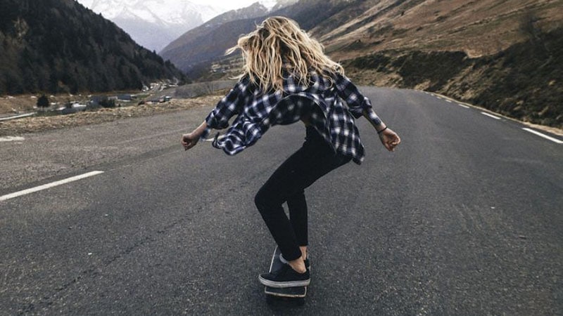 Estos conjuntos de patinadora para niña son geniales y despreocupados