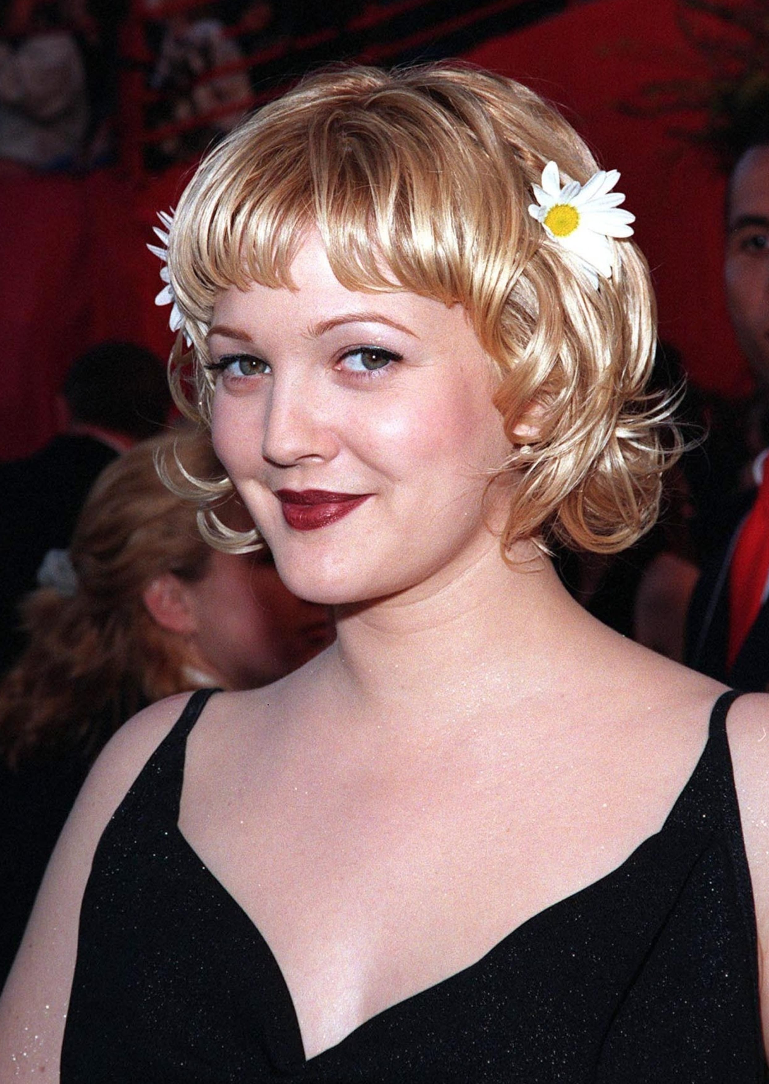 Drew Barrymore’s Bumped Bob Cut With Bangs