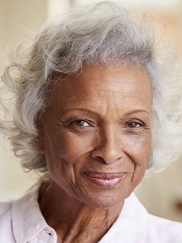 23 peinados glamurosos para mujeres de más de 60 años