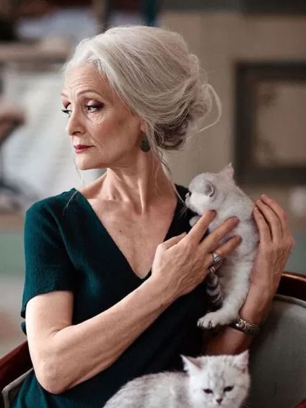 23 peinados glamurosos para mujeres de más de 60 años