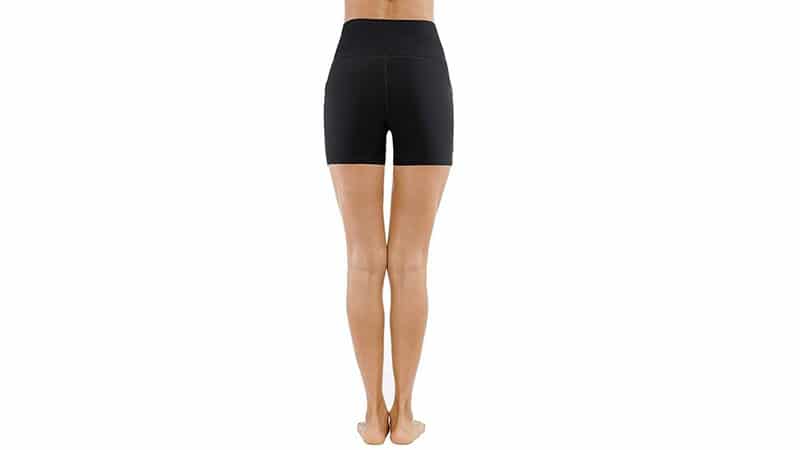 30 Pantalones cortos de yoga más cómodos para mujeres