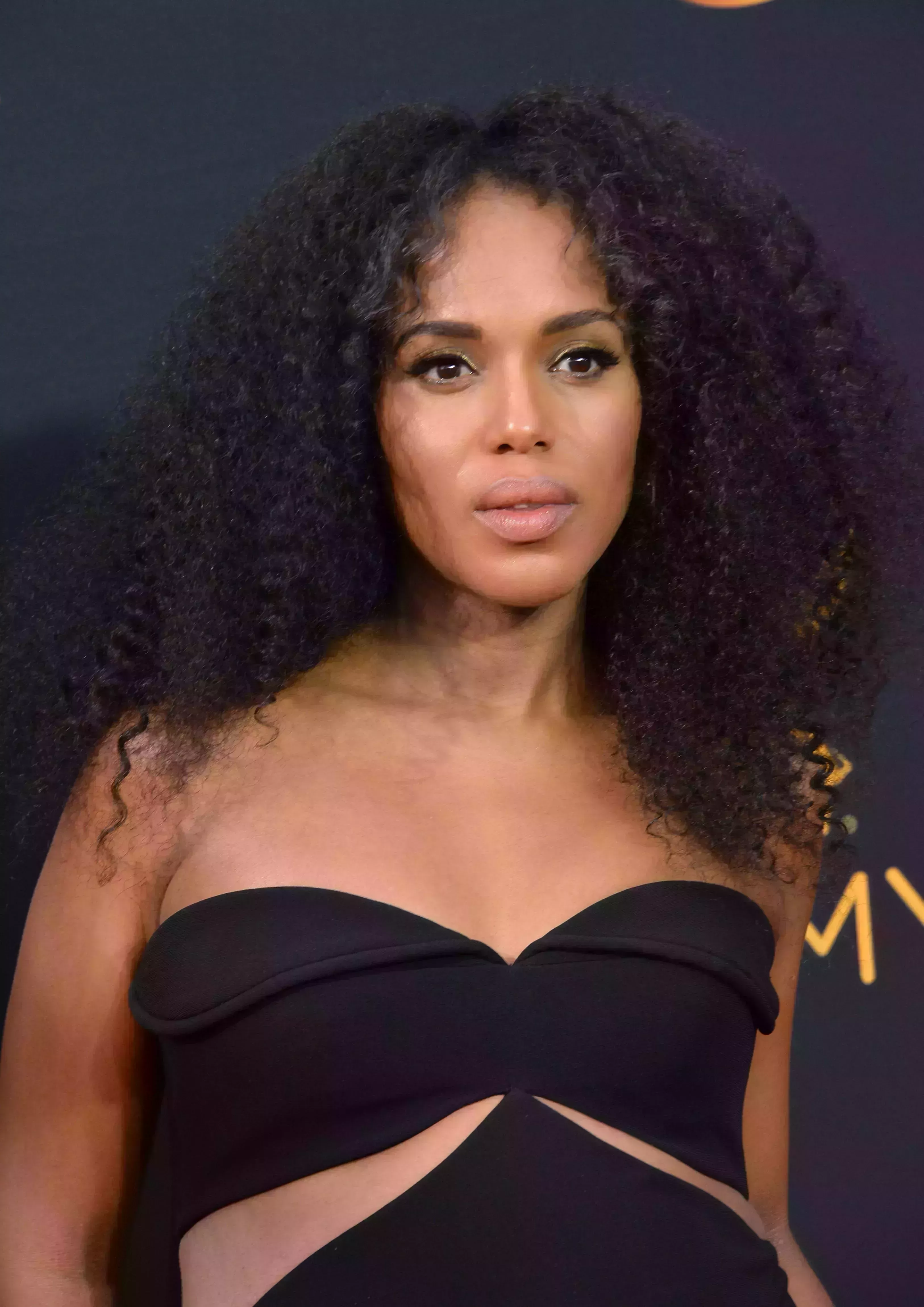 Kerry Washington’s Long Center-Parted Afro