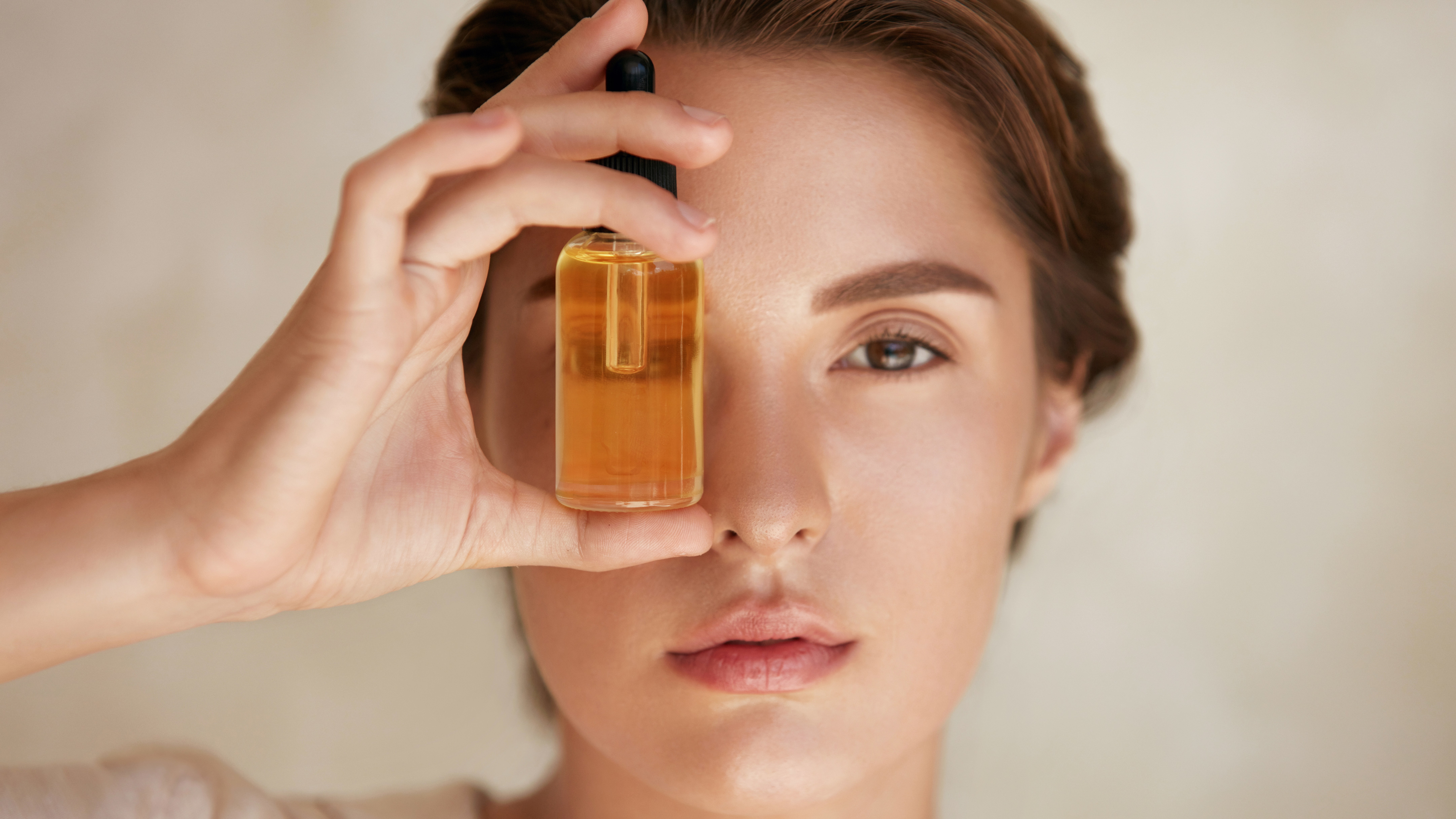 ¿Puede el aceite de jojoba ayudar realmente a eliminar el acné?
