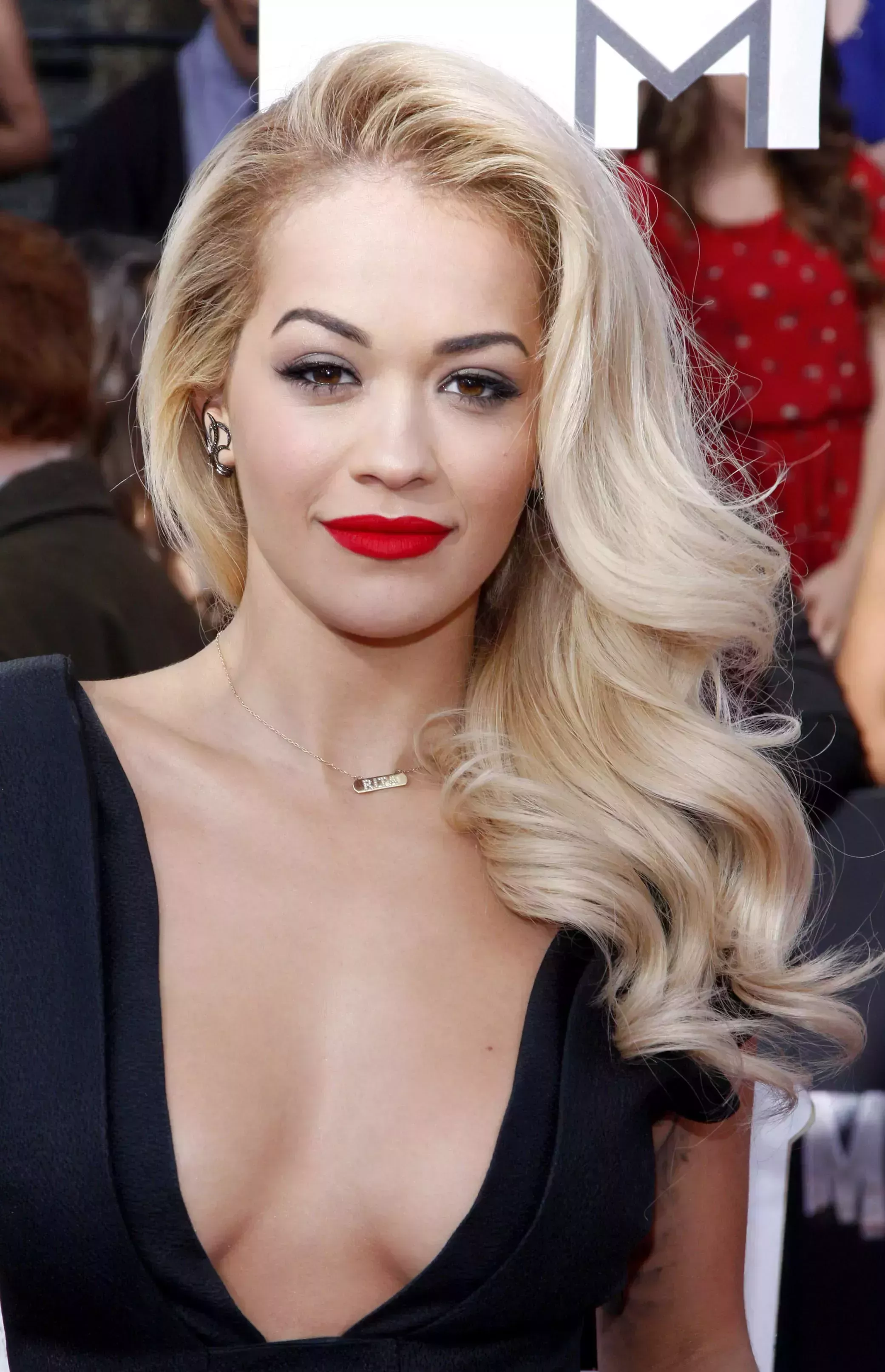 Rita Ora’s Platinum Blonde Locks