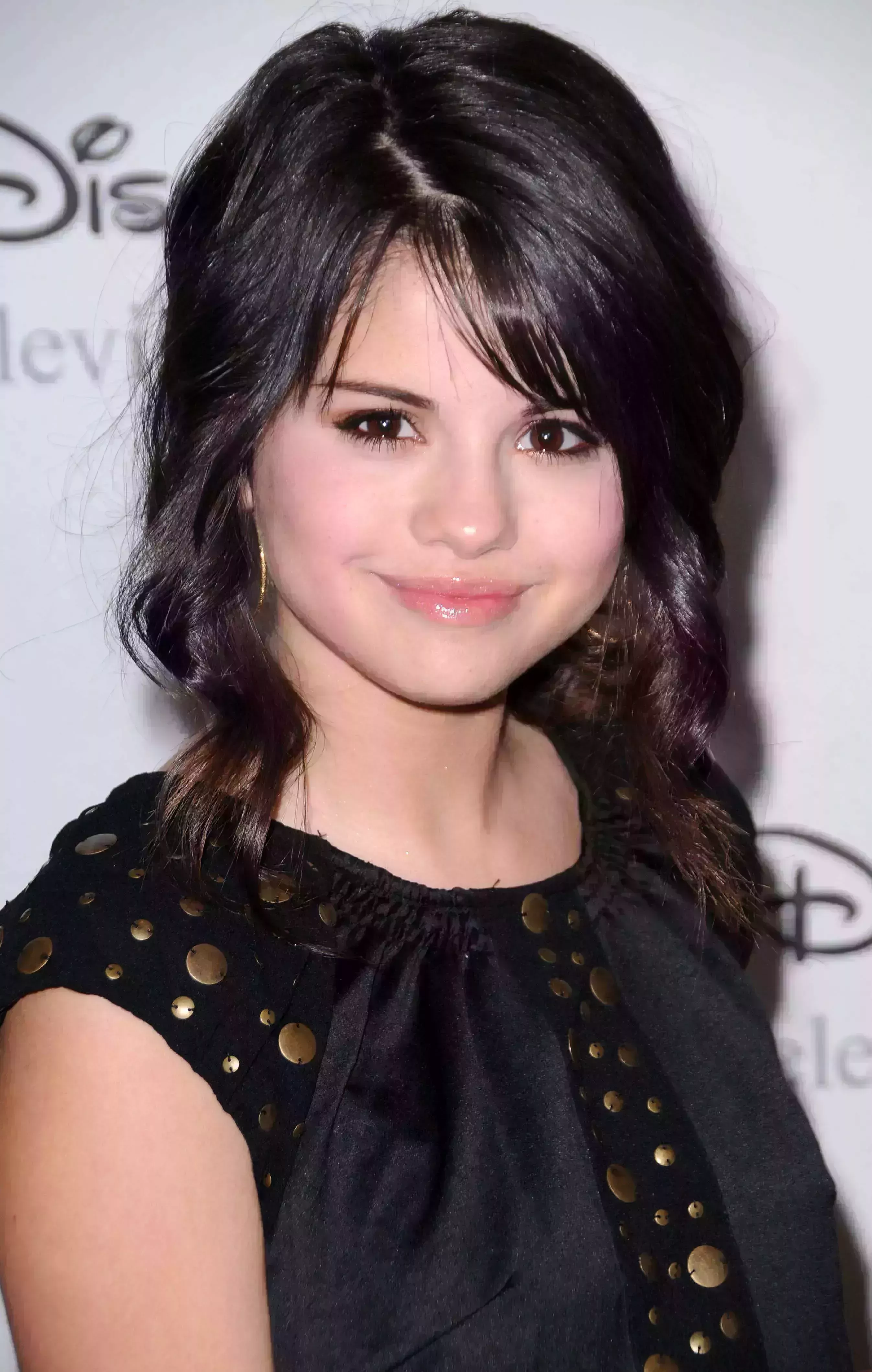Selena Gomez’s Side Parted Shag