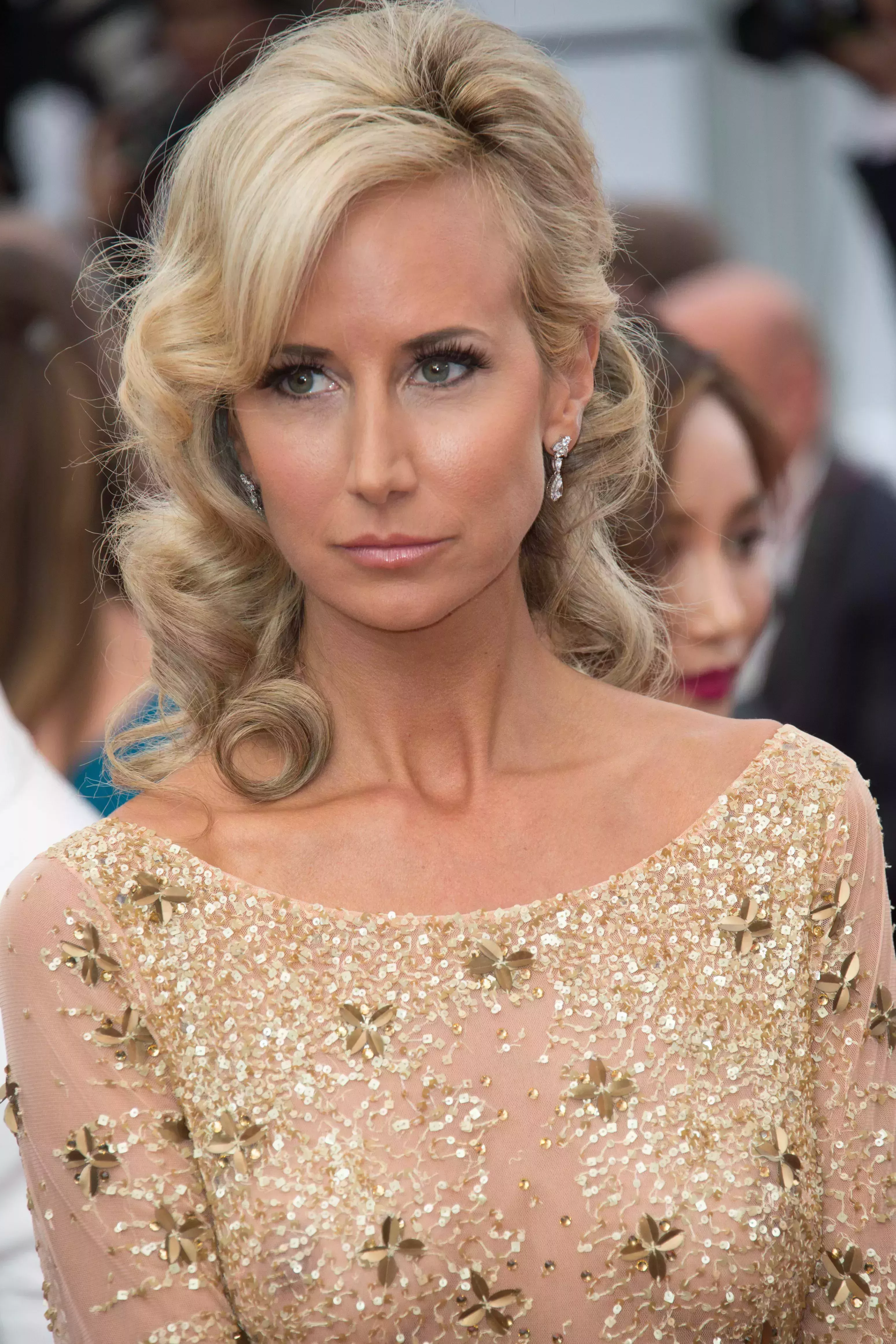 Lady Victoria Hervey with that Thick Hair Curly Shag