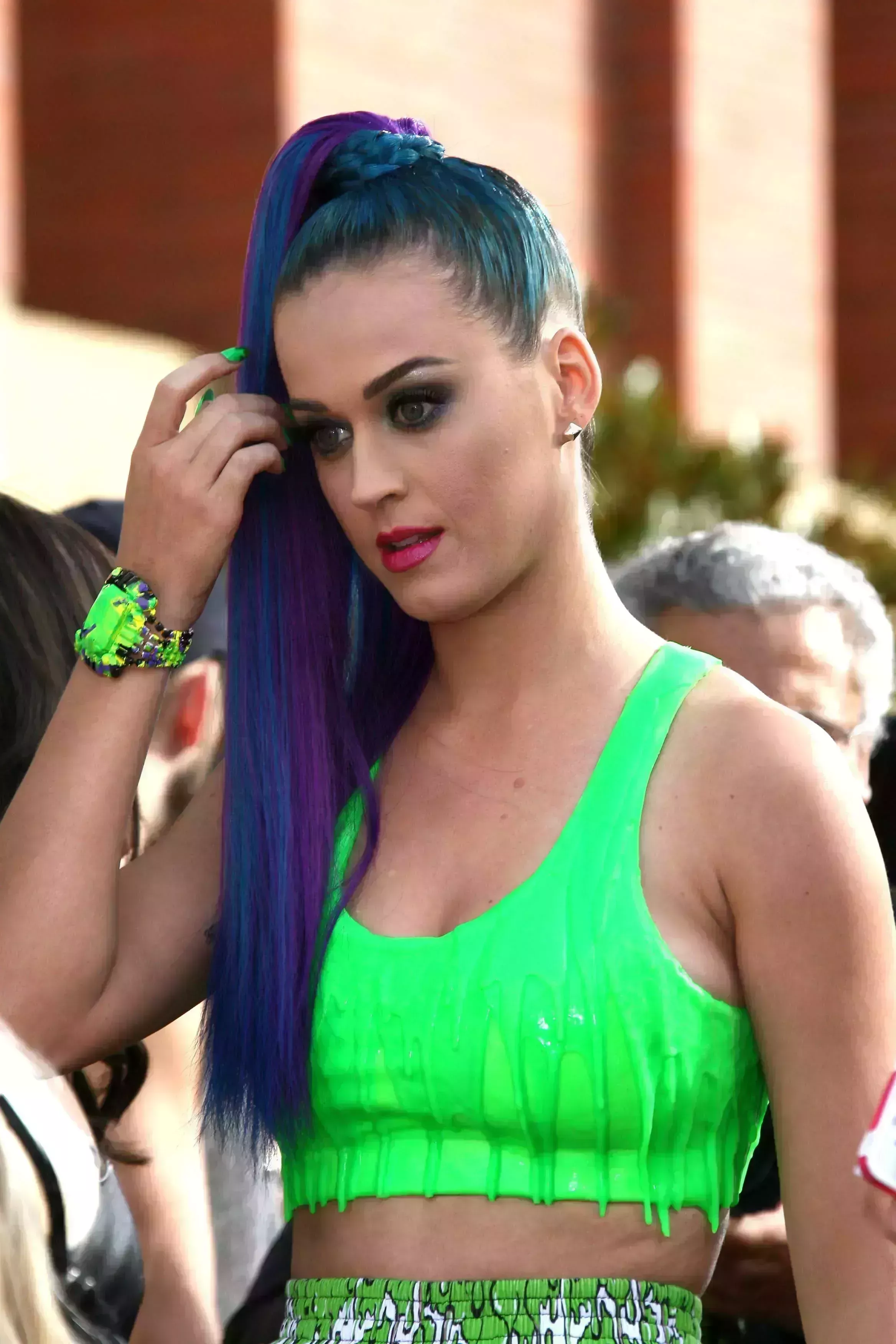 Katy Perry’s Blue and Purple Highlights