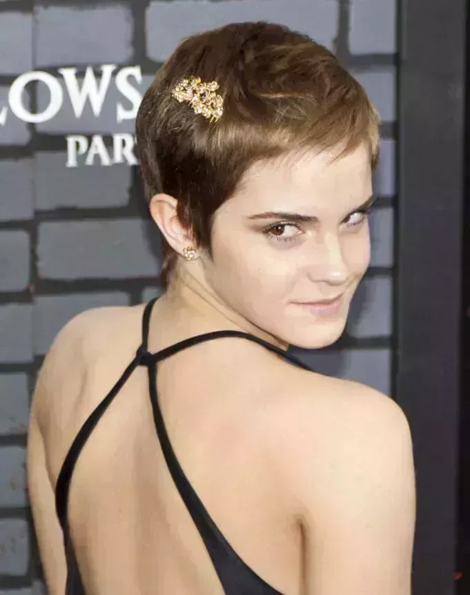 Emma Watson’s Textured Pixie