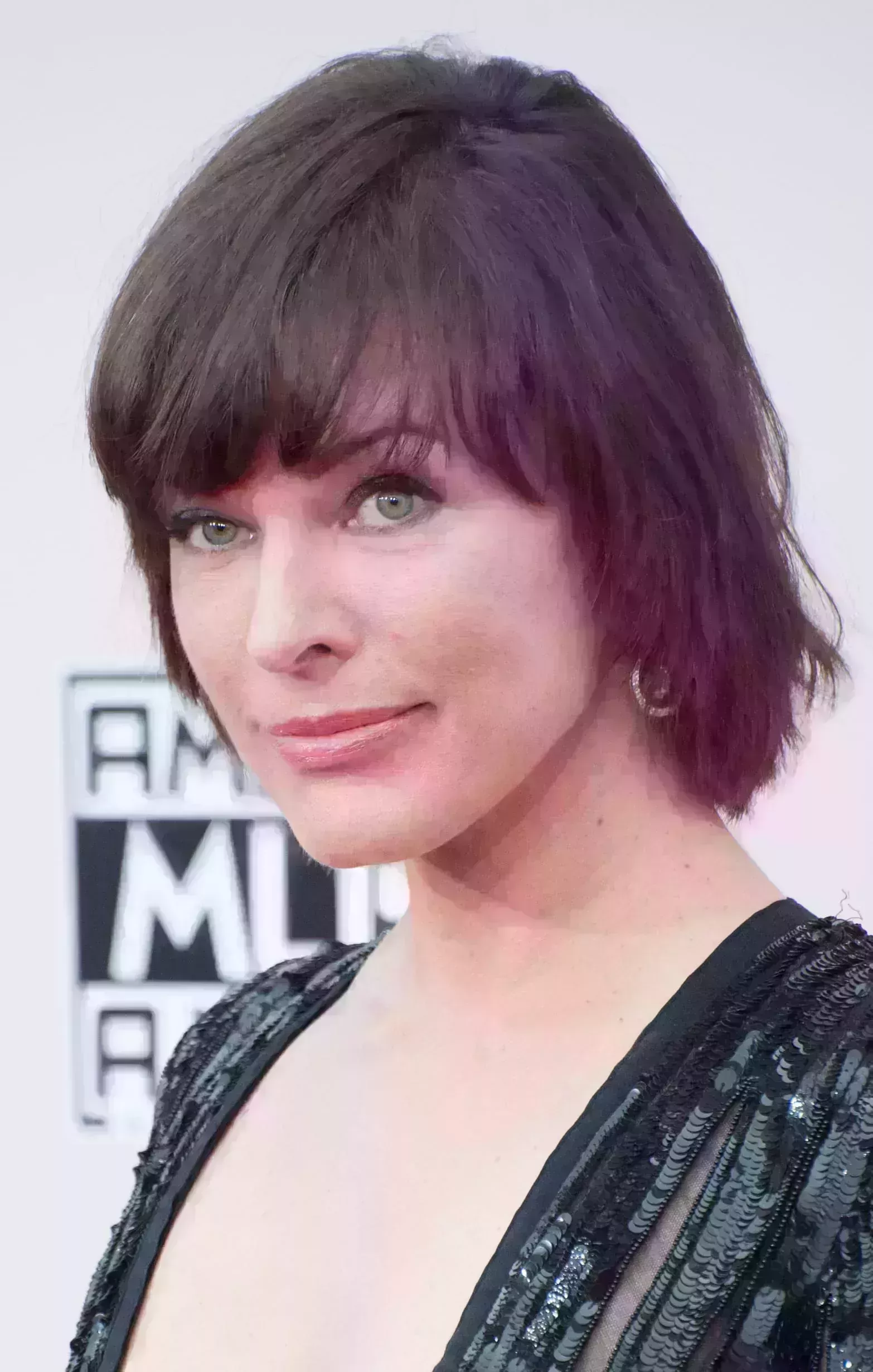 Milla Jovovich’s Short Shag