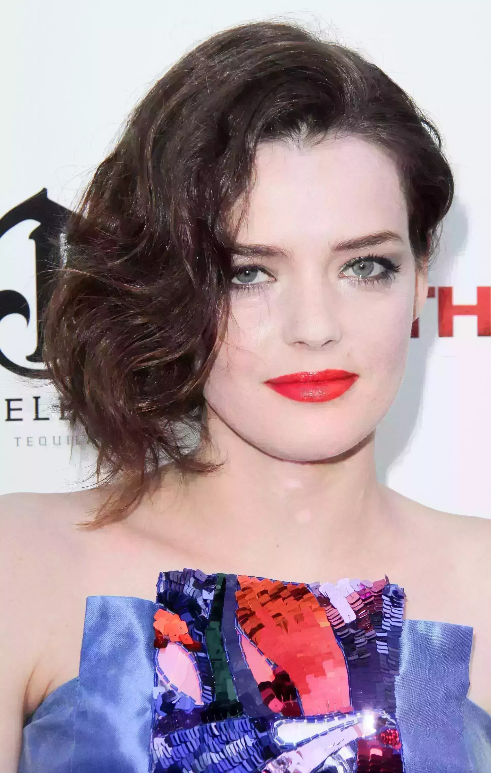 Roxane Mesquida’s Side Swept Bob