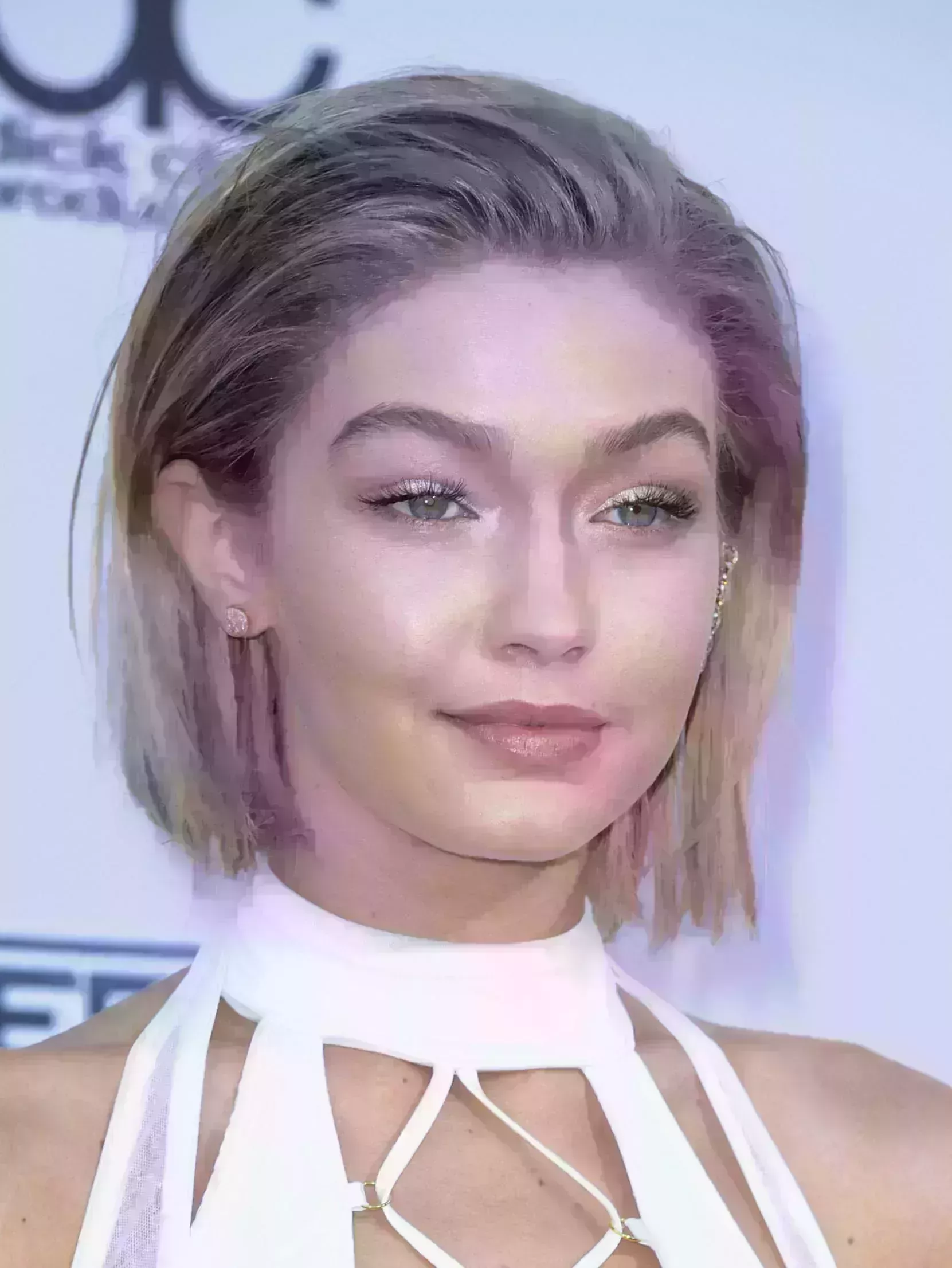 Gigi Hadid’s Pushed Back Bob