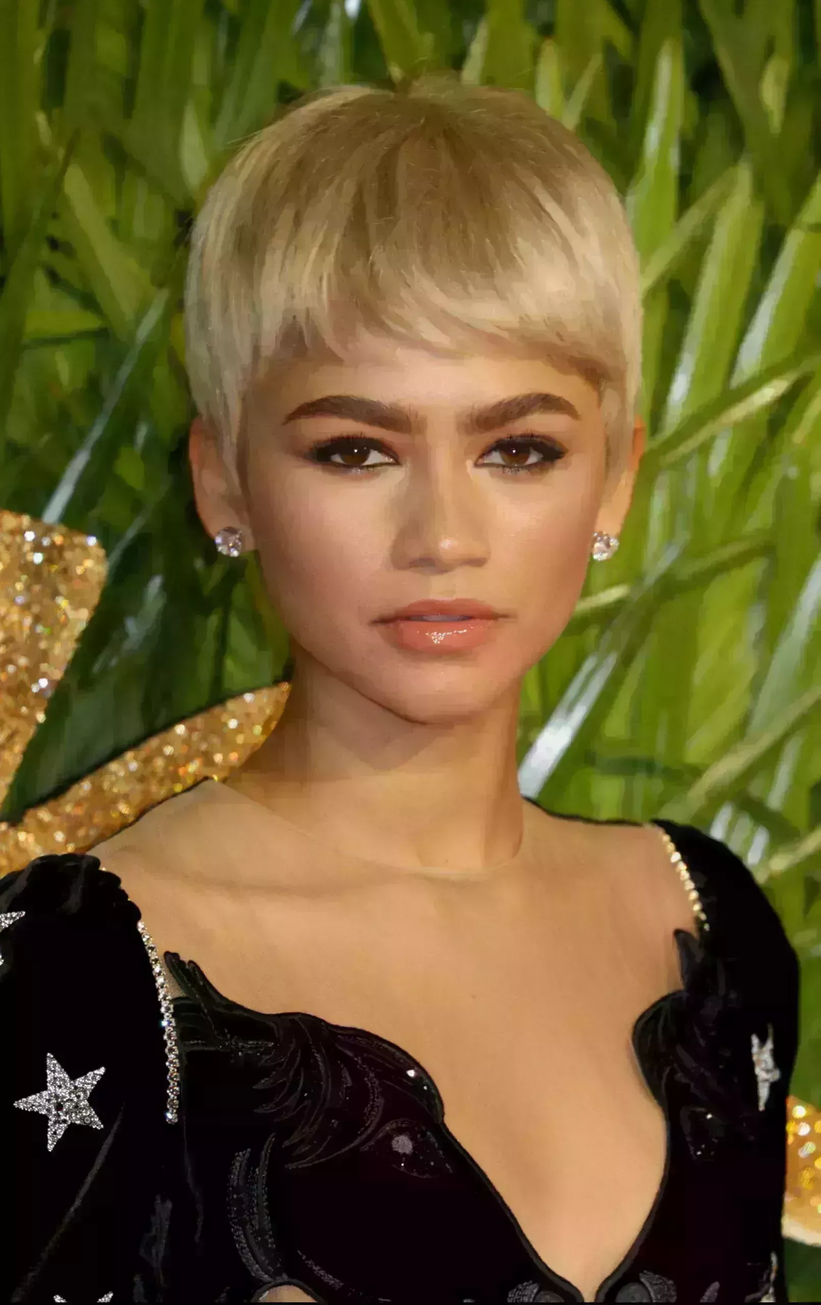 Zendaya’s Blonde Caesar