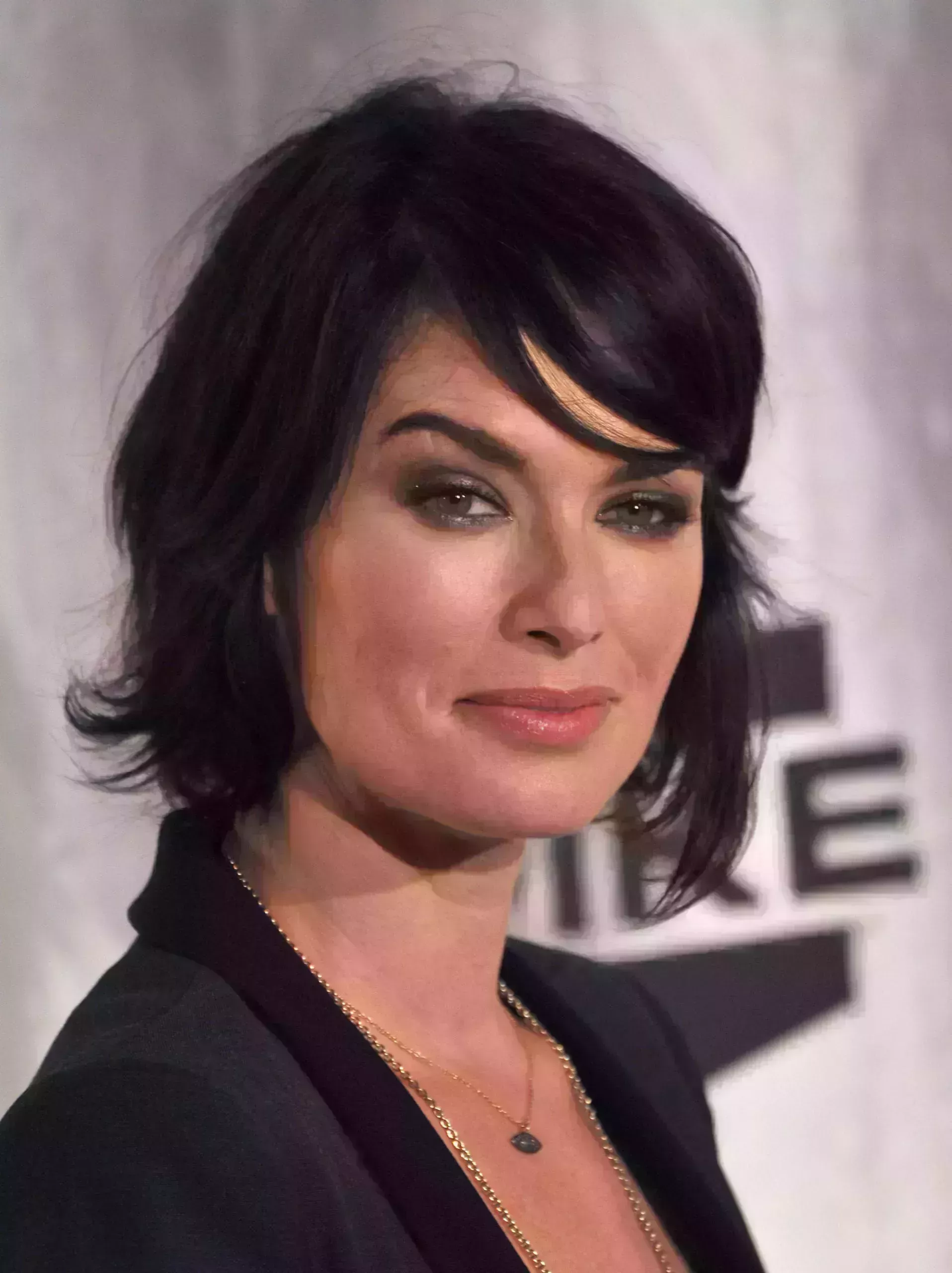 Lena Headey’s Black on Black Bob