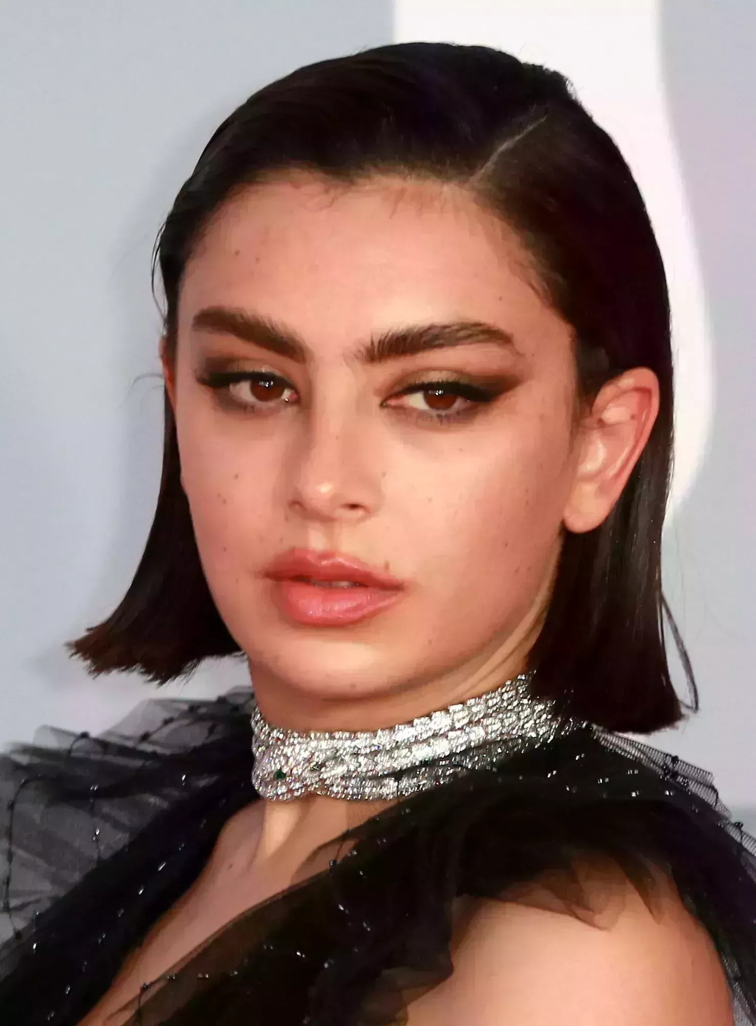 Charli XCX’s Straight Bob and Side Part