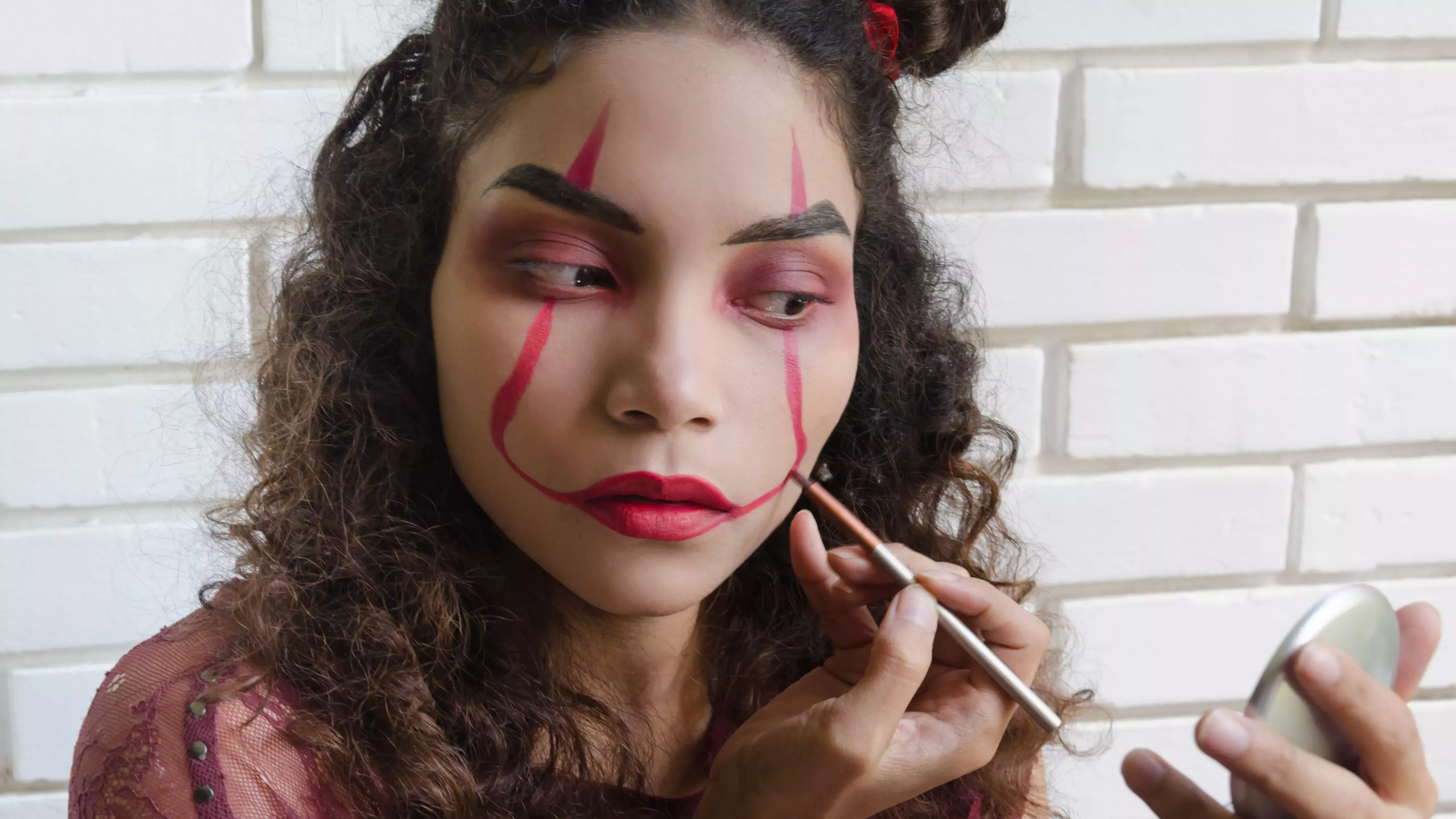 Cómo quitar el maquillaje de Halloween sin estropear la piel