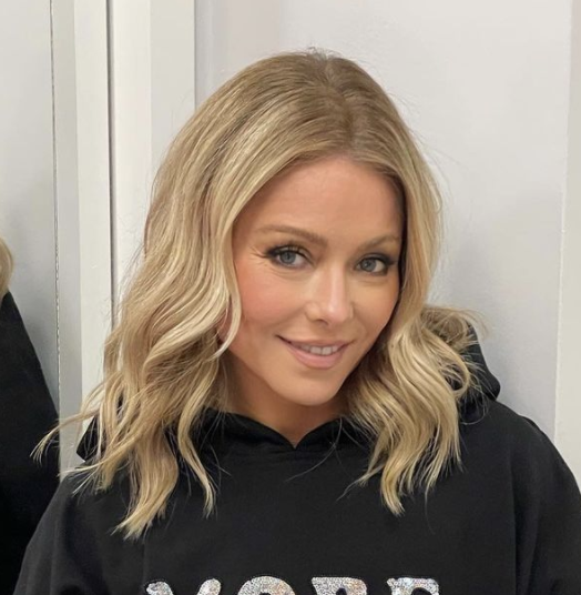 Consejos de Kelly Ripa para el cuidado de la piel contra el envejecimiento