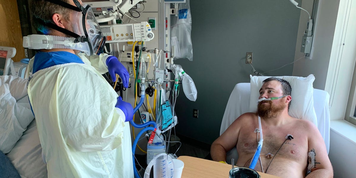 El director de los Institutos Nacionales de la Salud predice que en EE.UU. habrá 200.000 nuevos casos diarios de COVID-19 en las próximas semanas