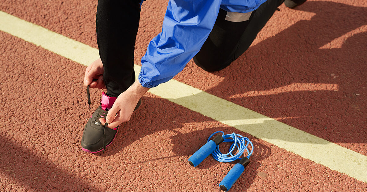 El resumen de la cuerda de saltar frente a la de correr