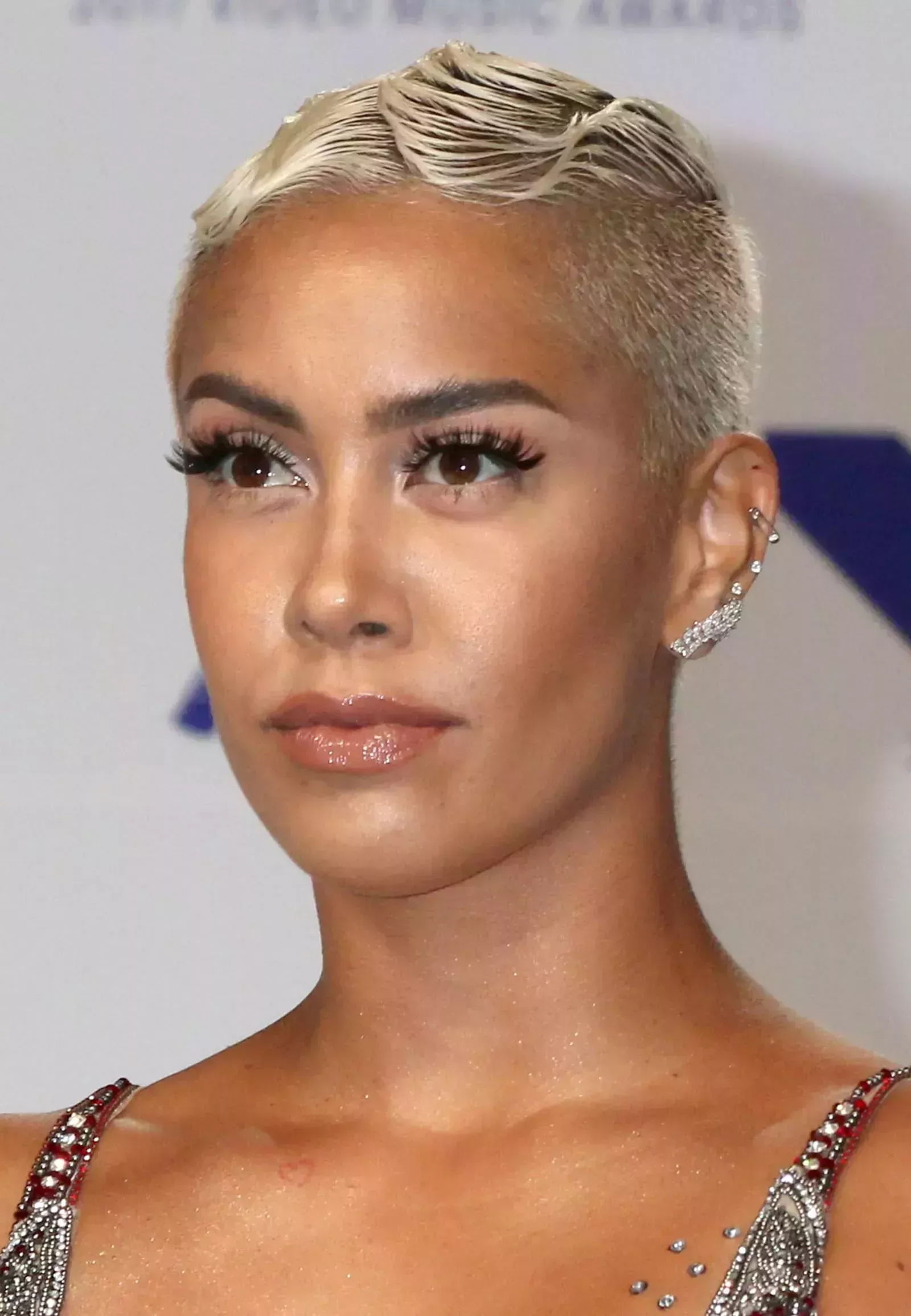 Sibley Scoles short haircut