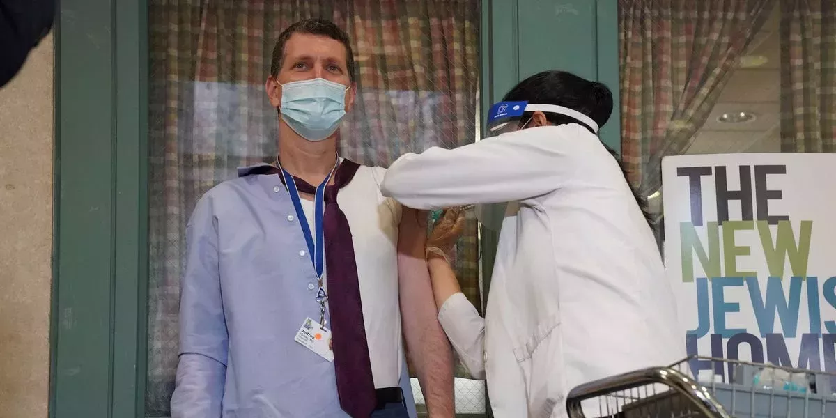 Estados Unidos ha administrado ya 361,7 millones de dosis de vacunas COVID-19