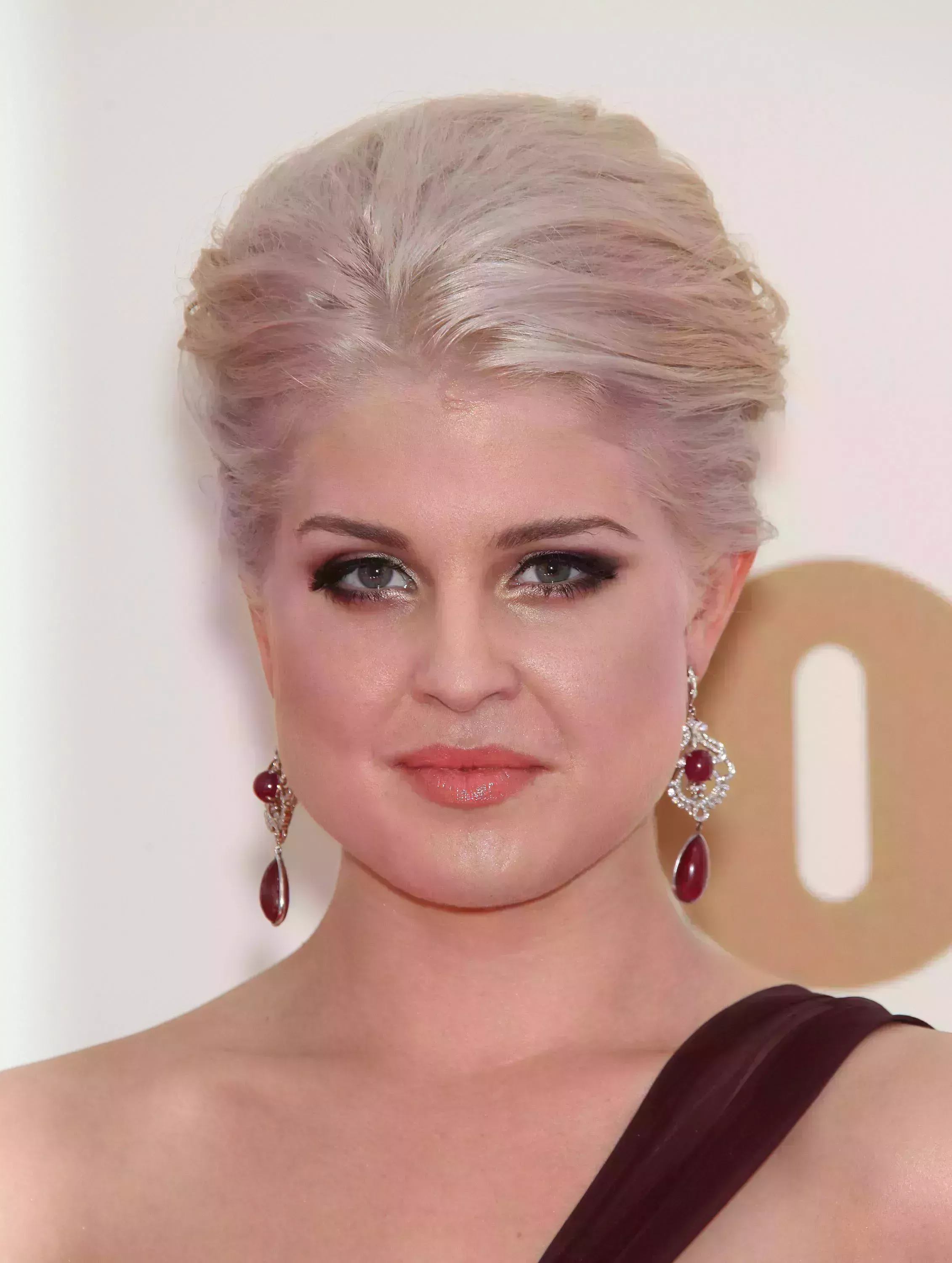 Kelly Osbourne’s Platinum Blonde and Lilac Balayage