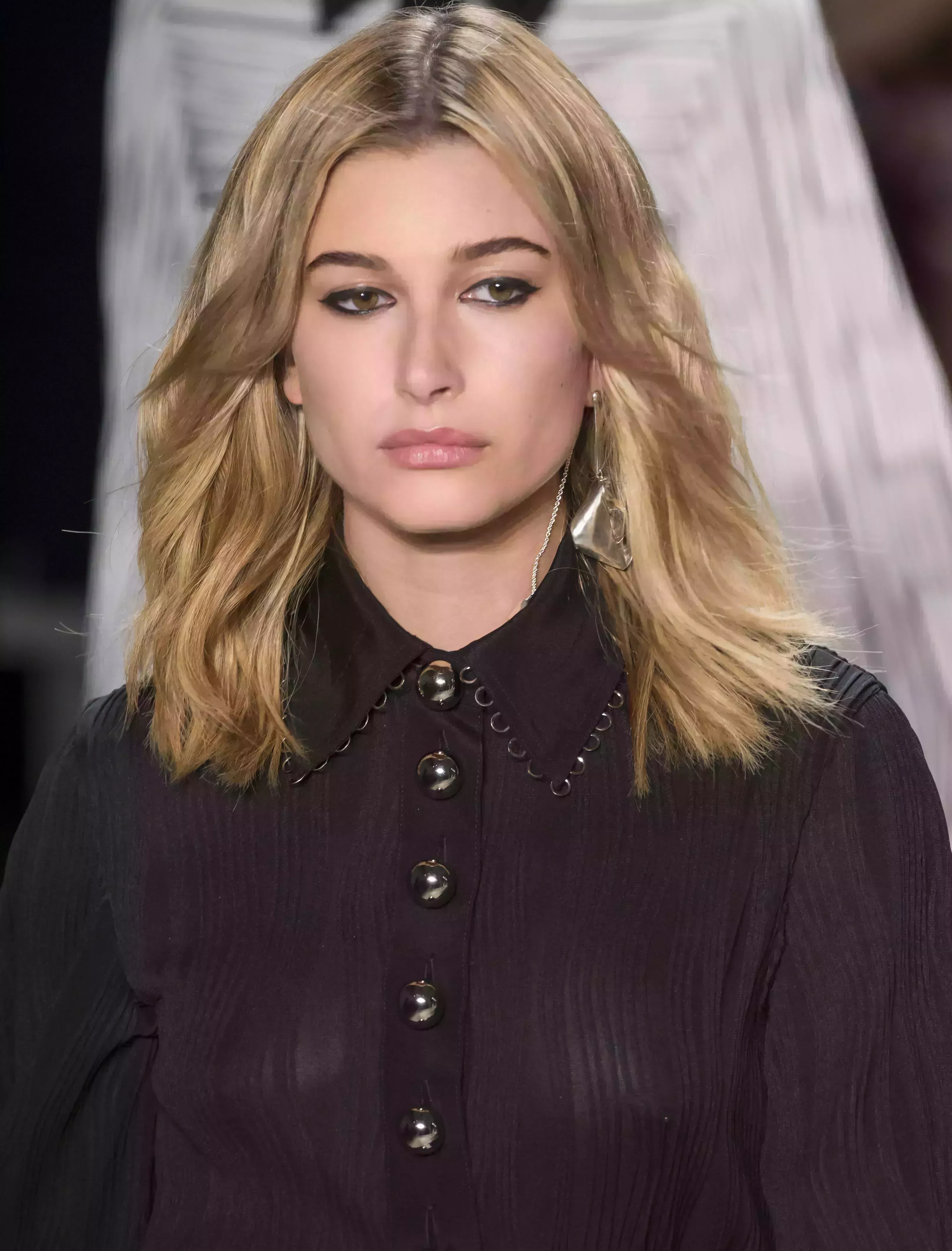 Hailey Baldwin’s Caramel Blonde Balayage