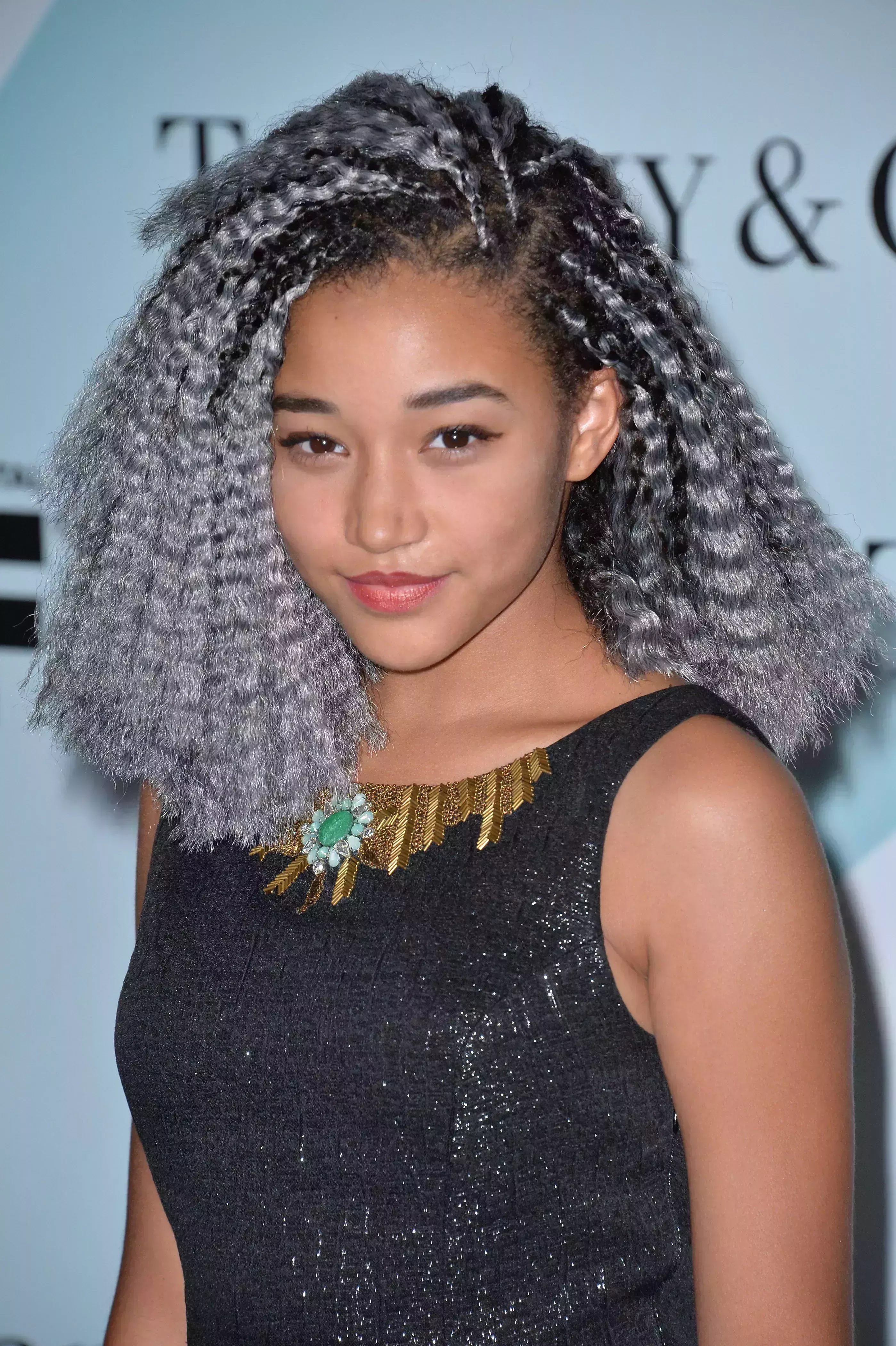 Amandla Stenberg’s Silver Highlights on Afro Hair