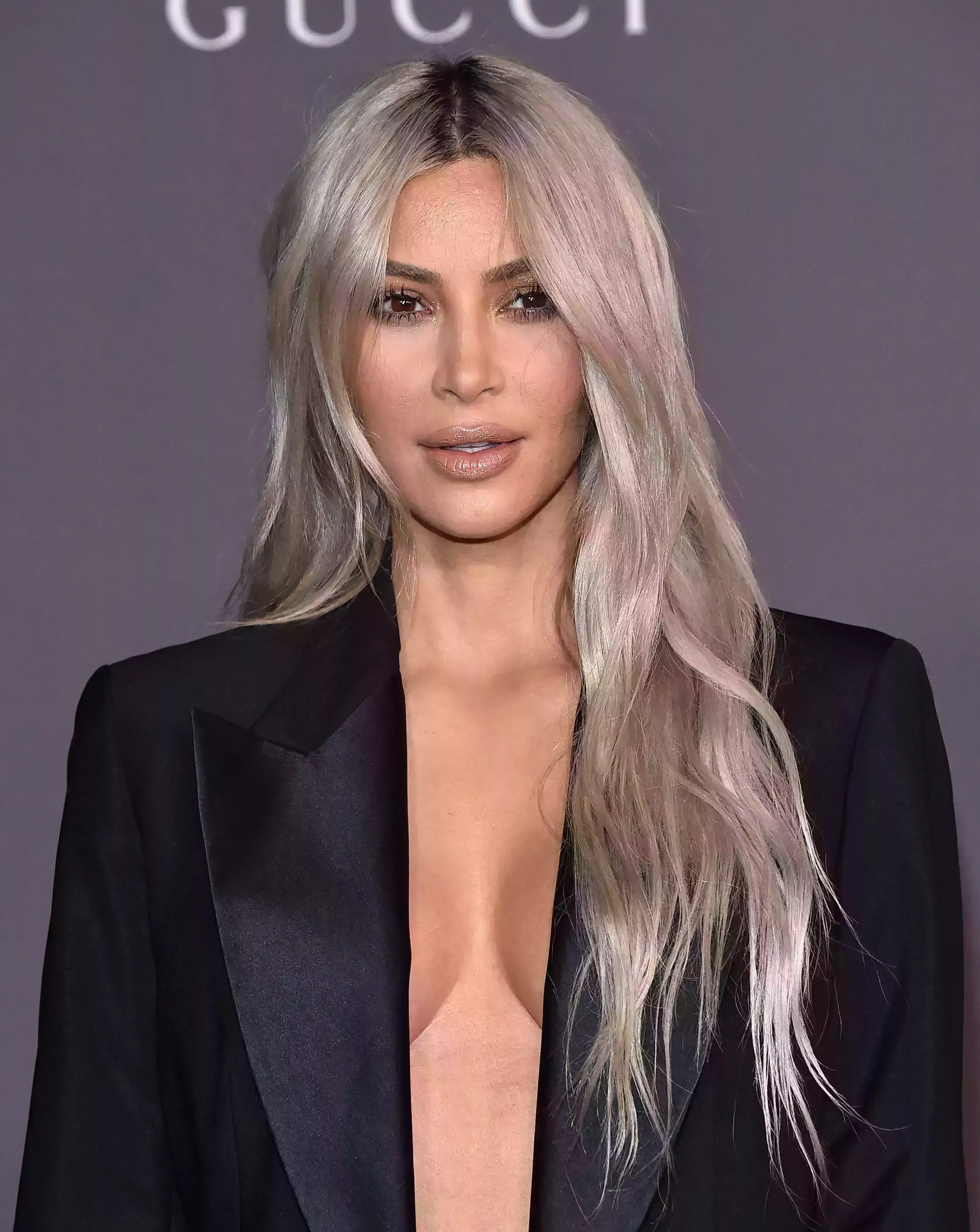 Kim Kardashian’s Silver Highlights on Blonde Hair