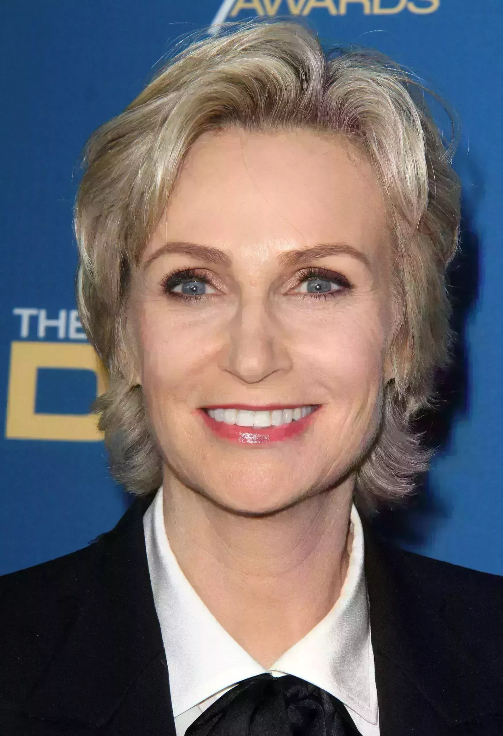 Jane Lynch’s Long Pixie