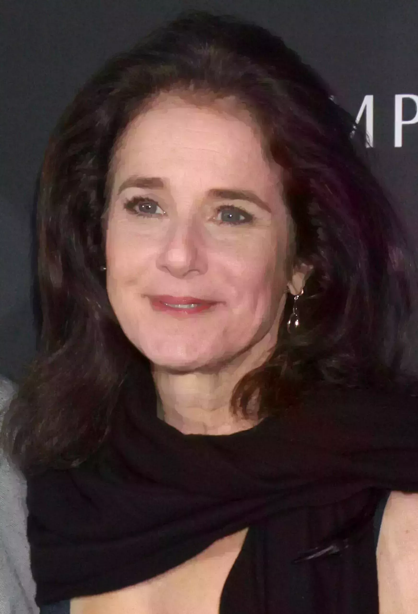 Debra Winger’s Brunette Lob