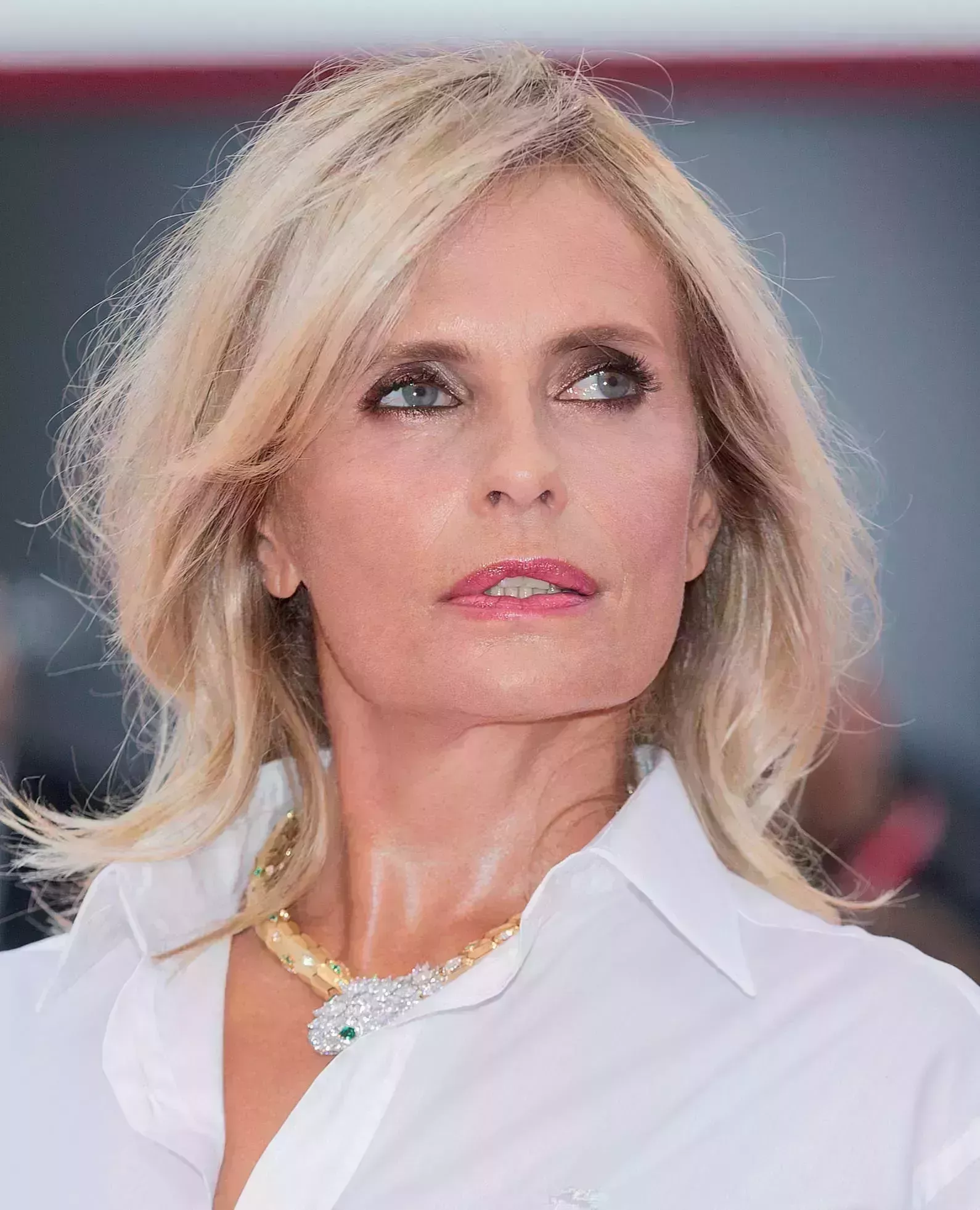 Isabella Ferrari’s Blonde Layers