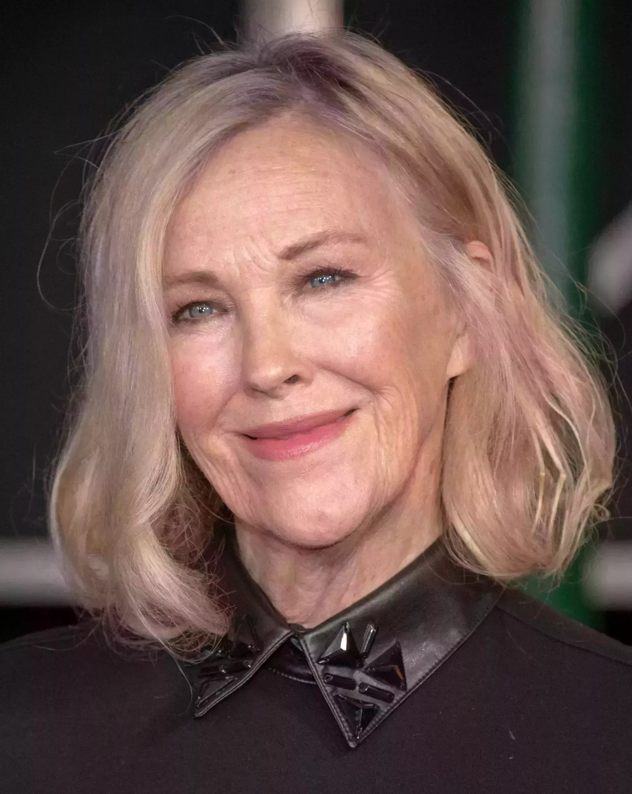 Catherine O’Hara’s Ash Blonde Lob