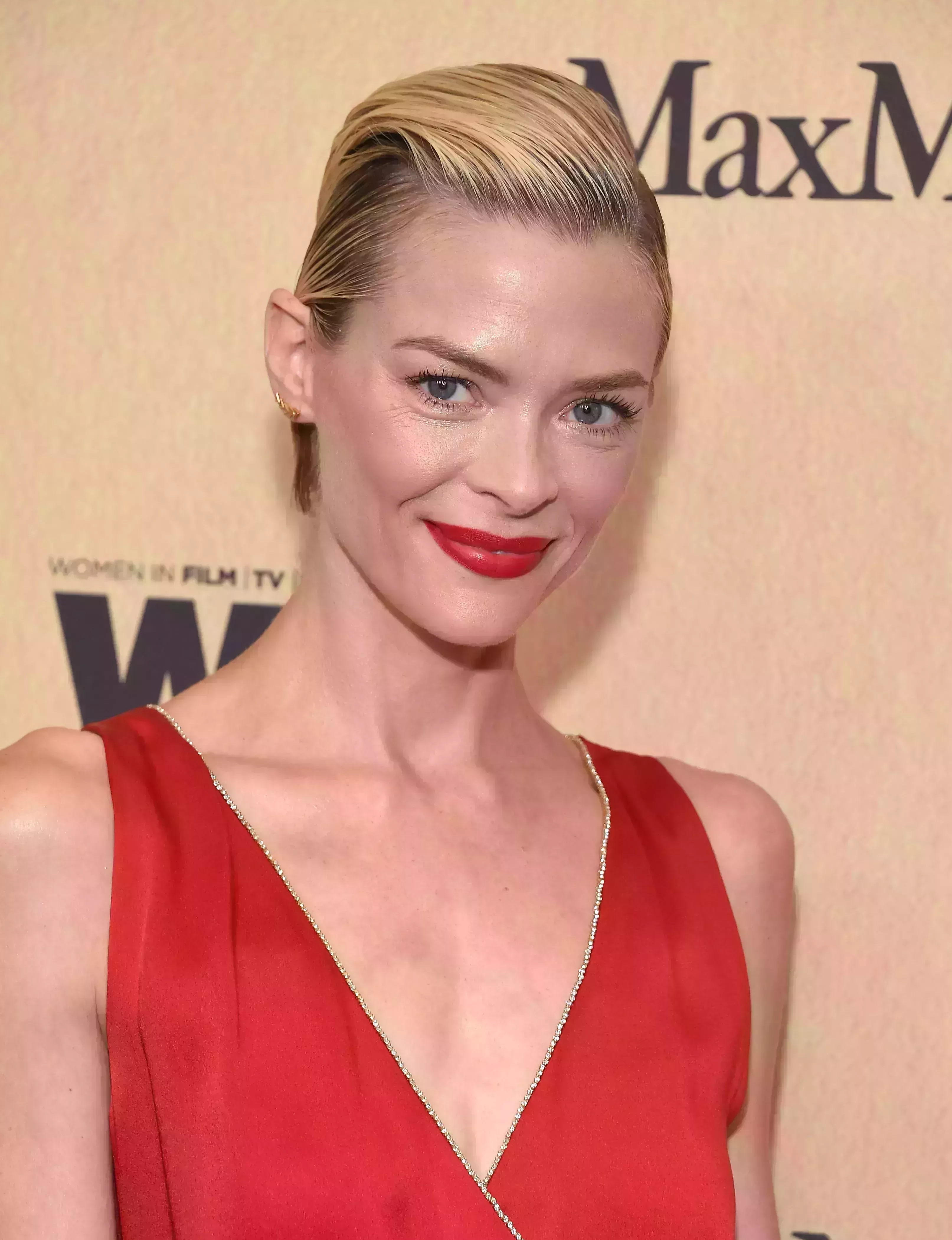 Jaime King&rsquo;s Slicked-Back Pompadour