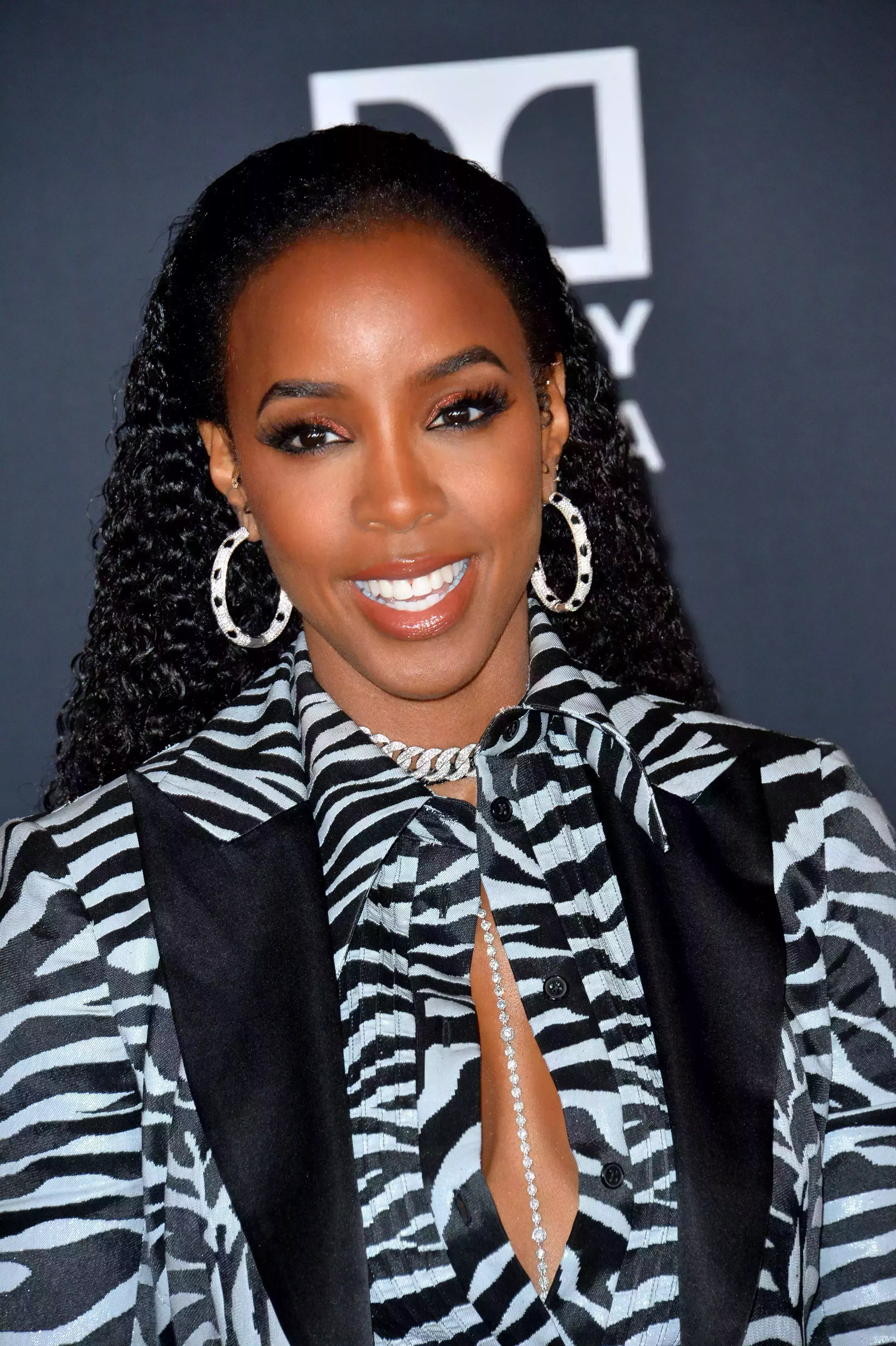 Kelly Rowland’s Slicked-Back Curls