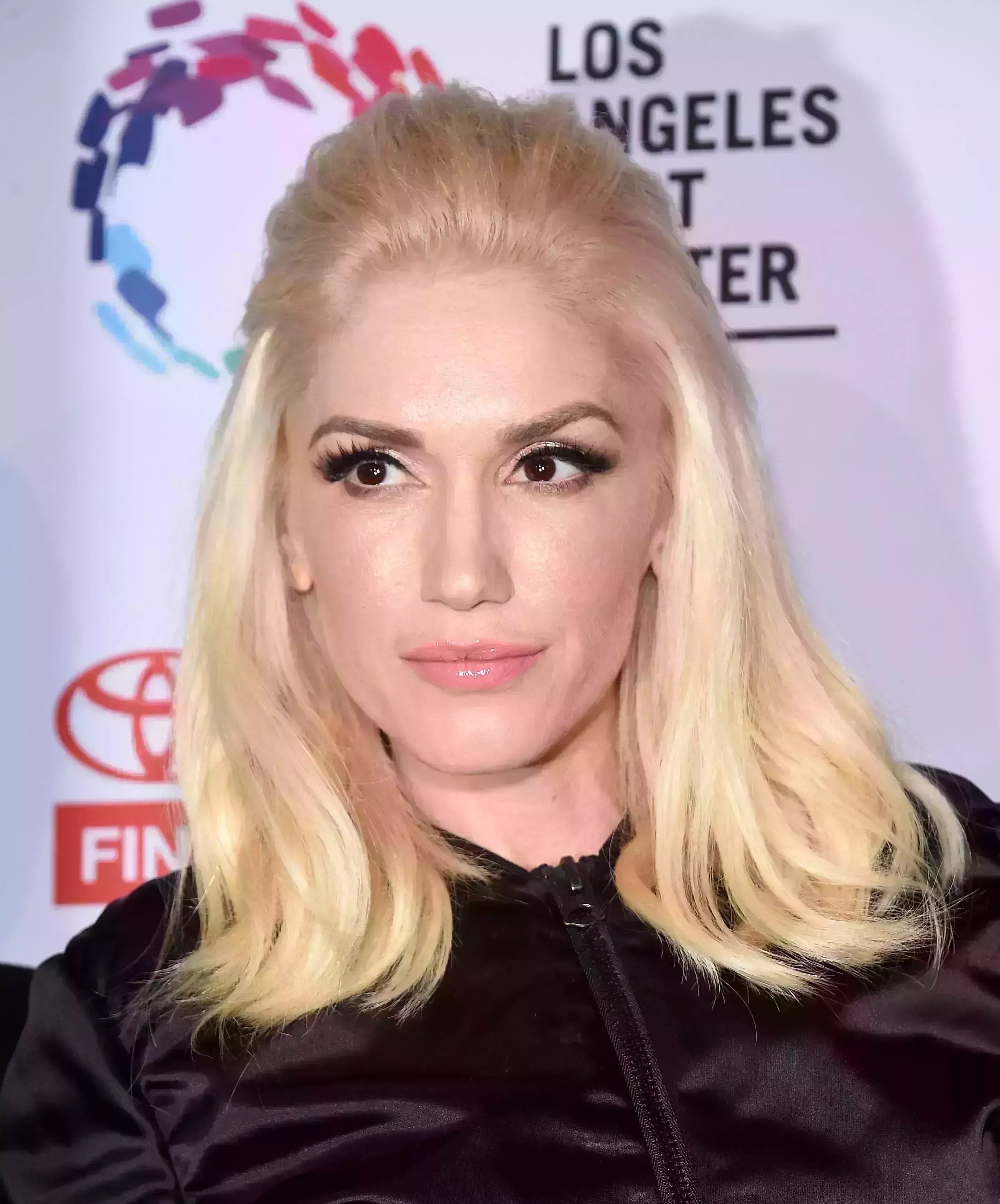Gwen Stefani’s Half-Up Lob
