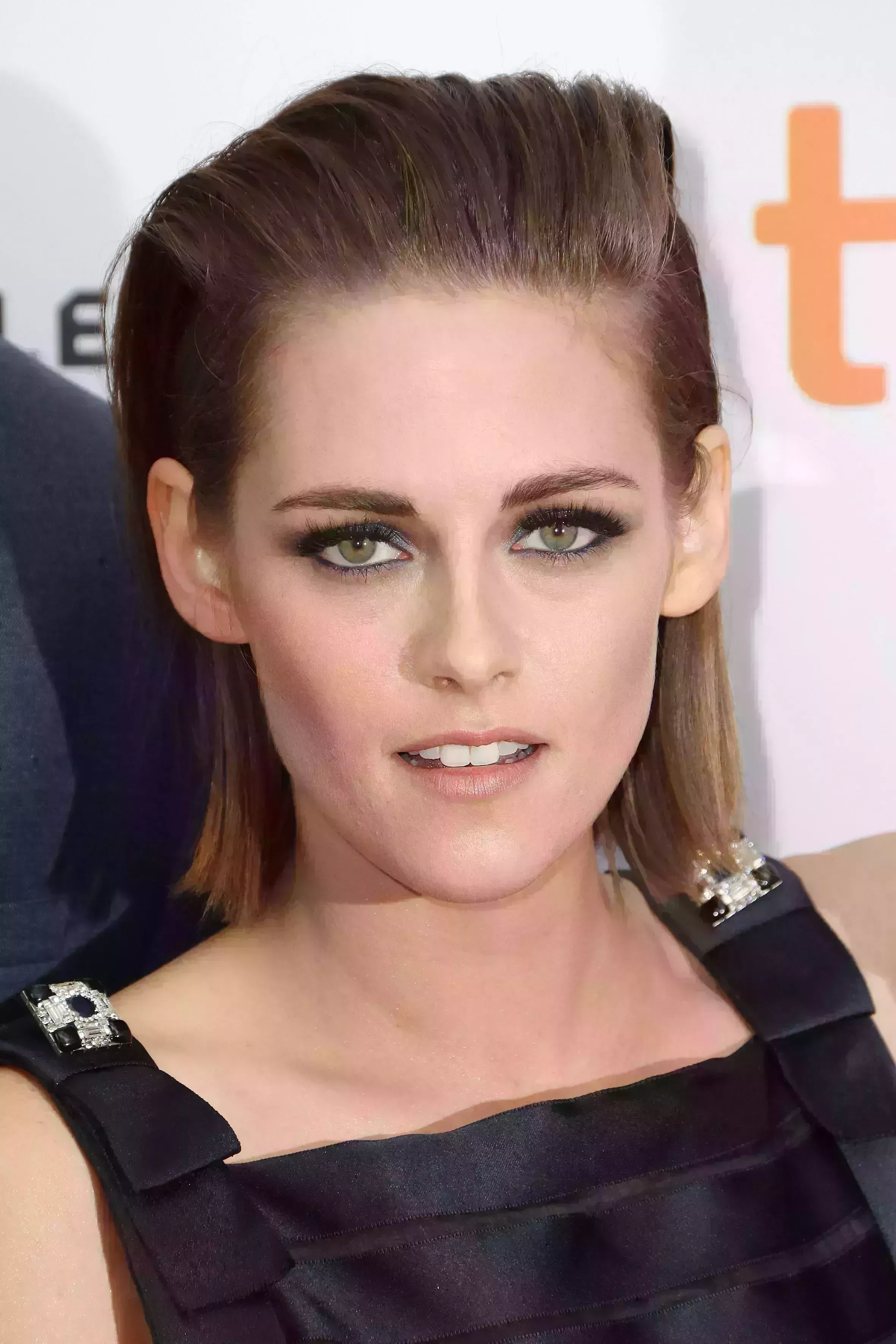 Kristen Stewart’s Edgy Slicked-Back Bob