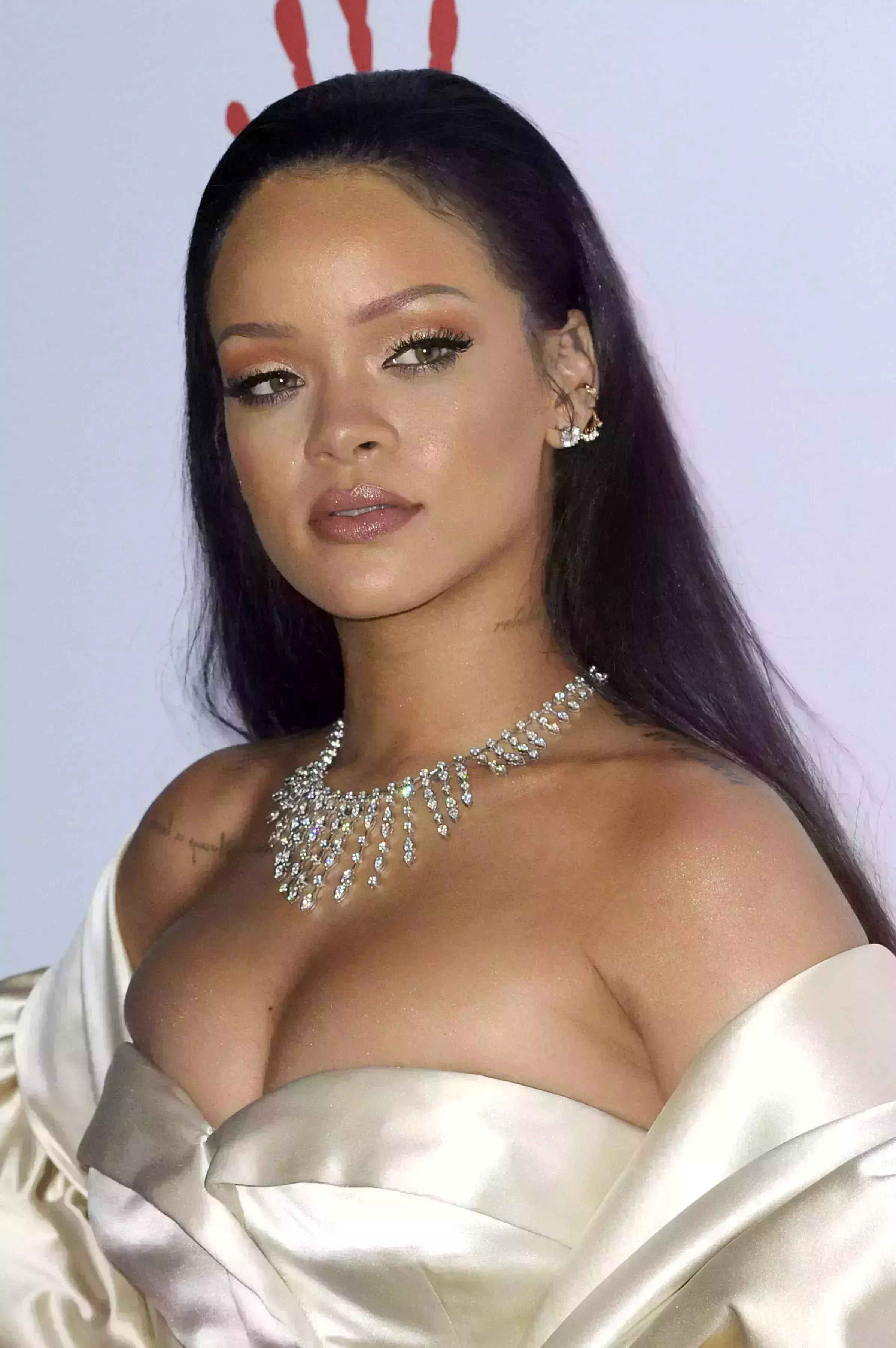 Rihanna’s Classic Slicked-Back Hairstyle