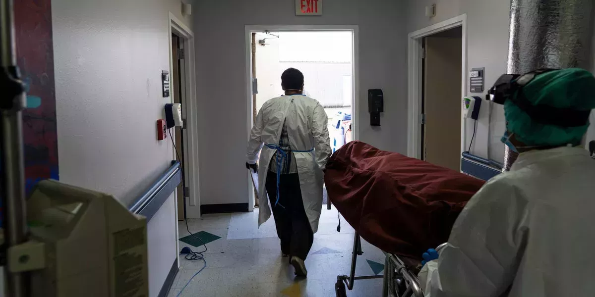 Un hombre de Texas que protestó contra las mascarillas será trasladado a un centro de cuidados paliativos tras estar hospitalizado durante casi un mes con COVID-19