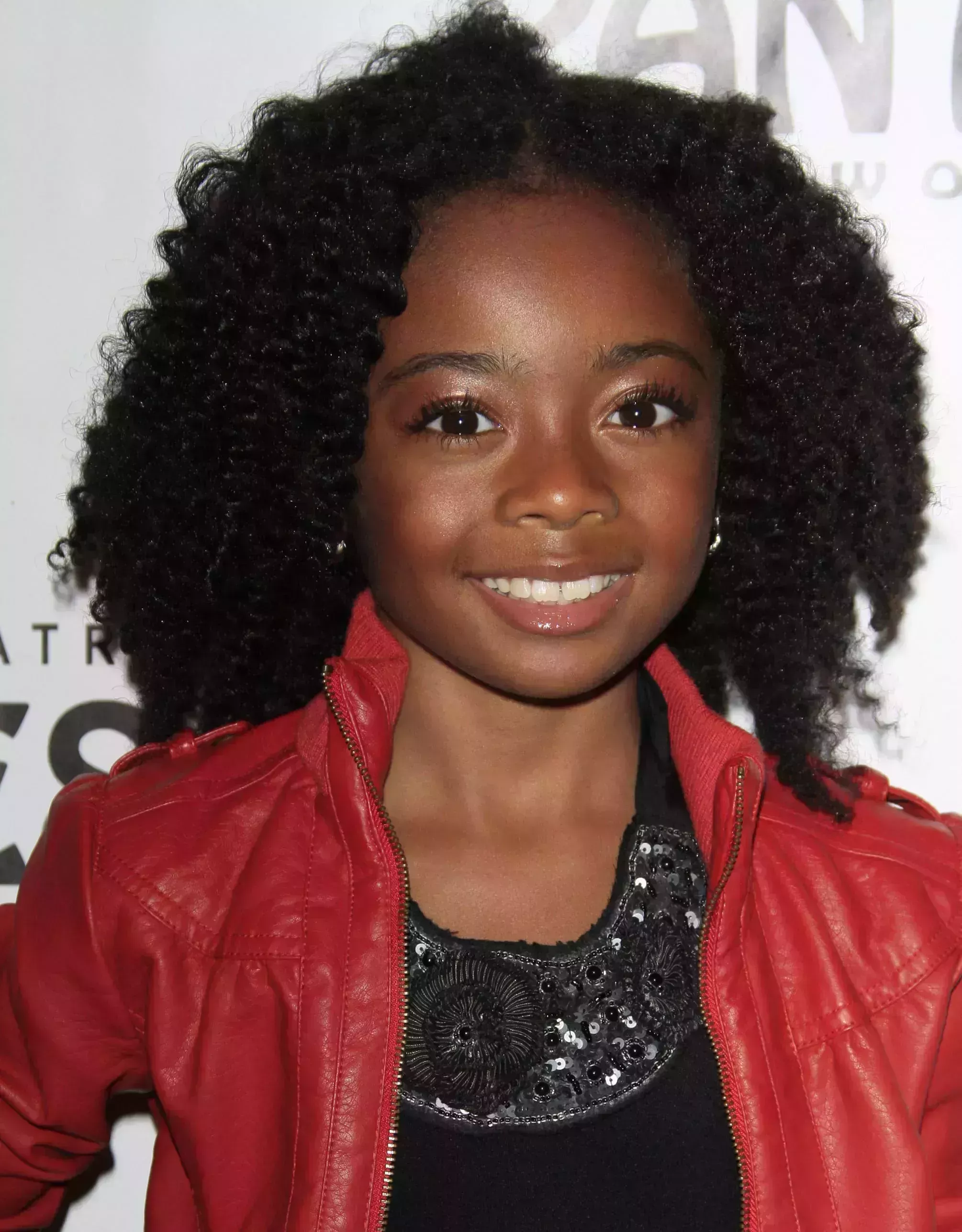 Skai Jackson’s Natural Curls and Middle Part