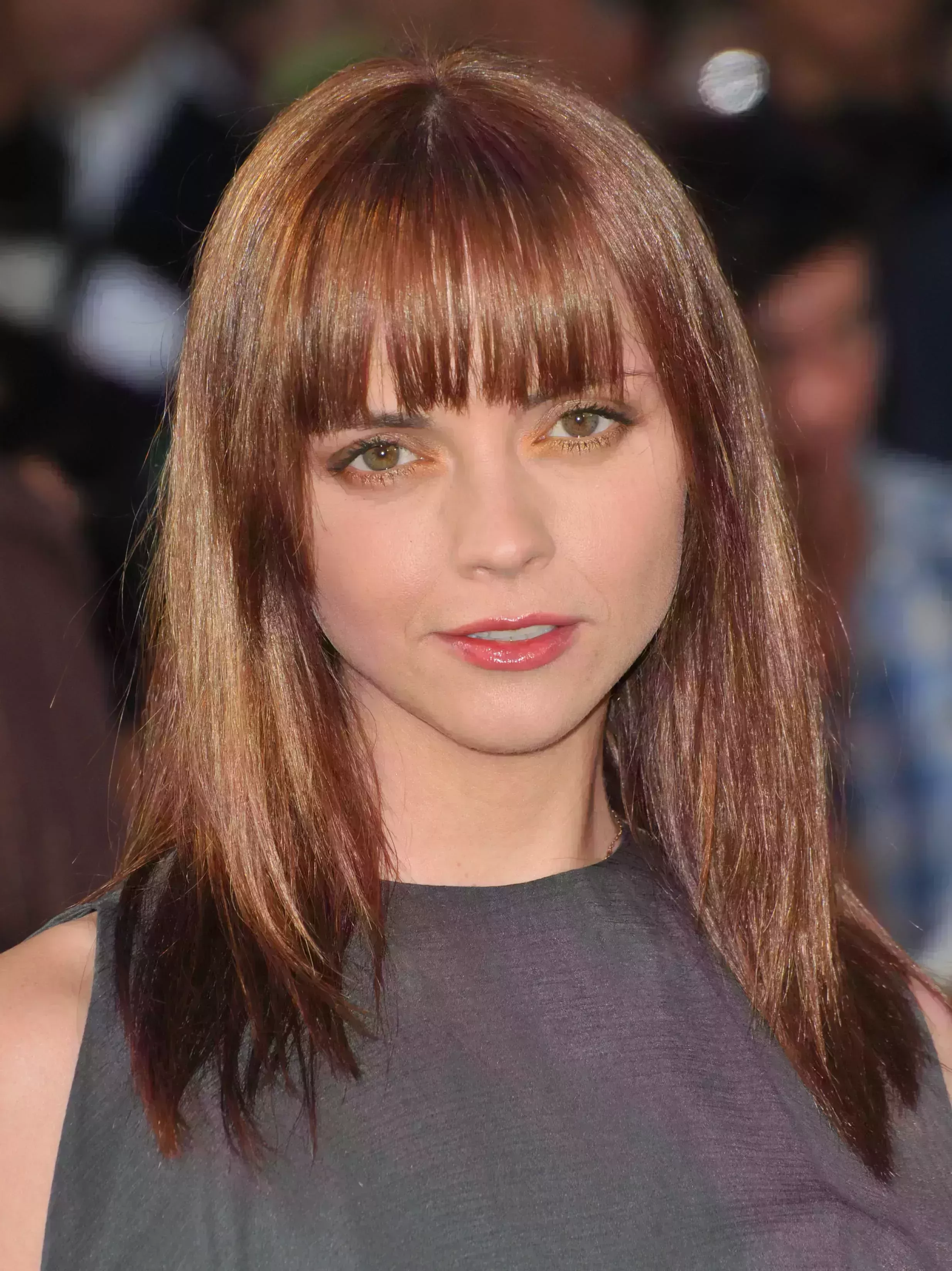 Christina Ricci’s Straight Bangs and Medium Crop