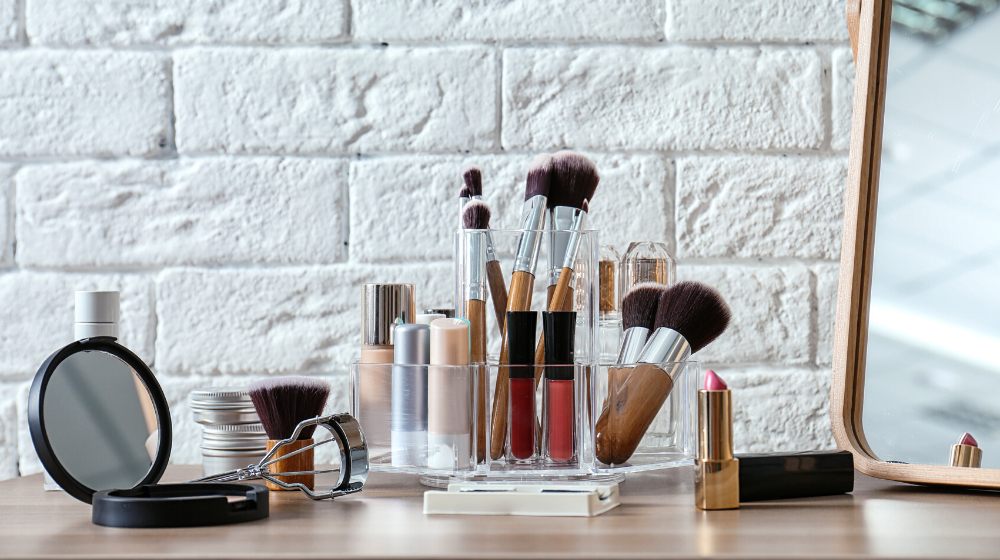 17 Organizadores de maquillaje e ideas de almacenamiento para adictos al maquillaje