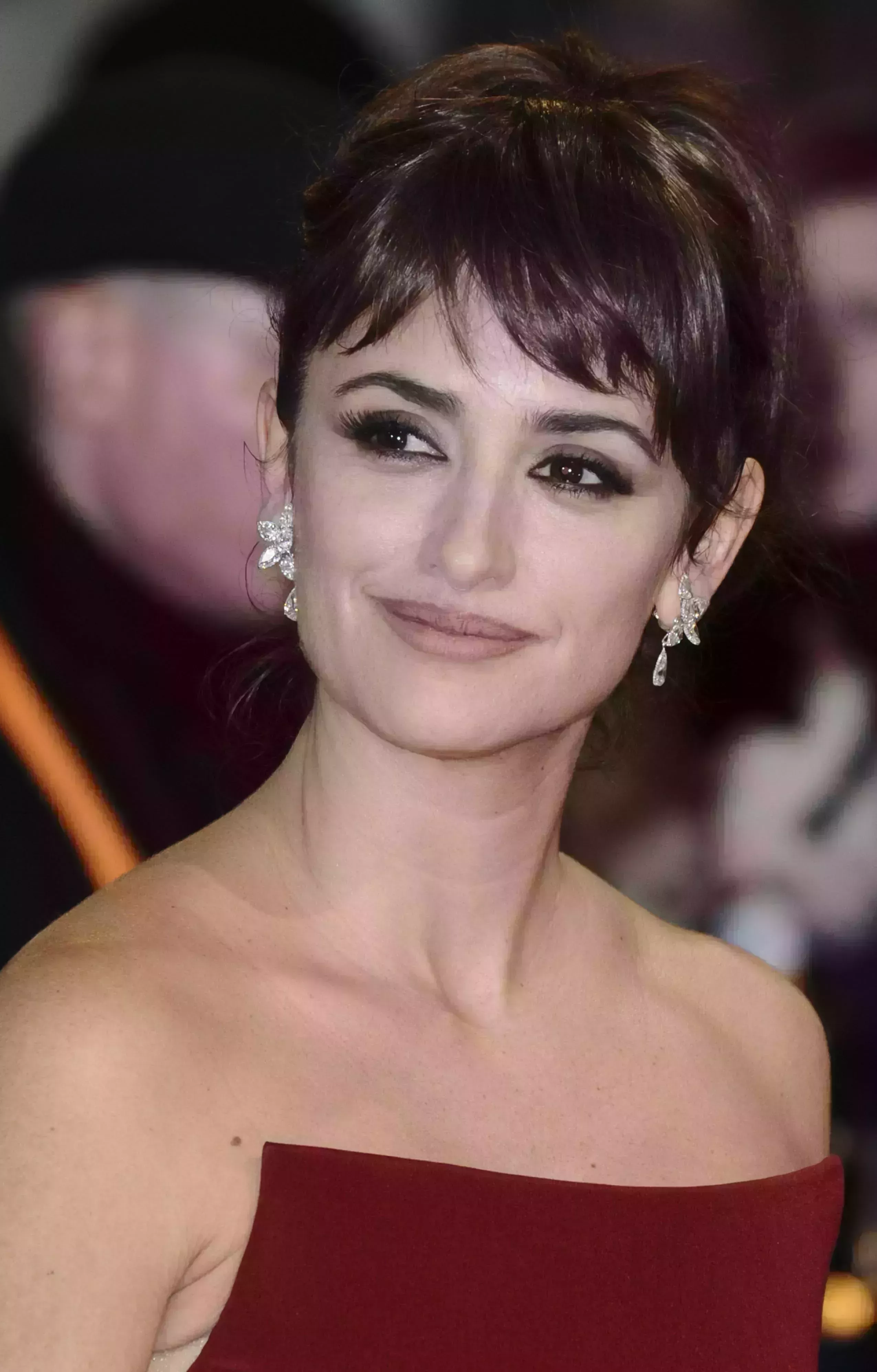 Penelope Cruz’ Angular Fringe
