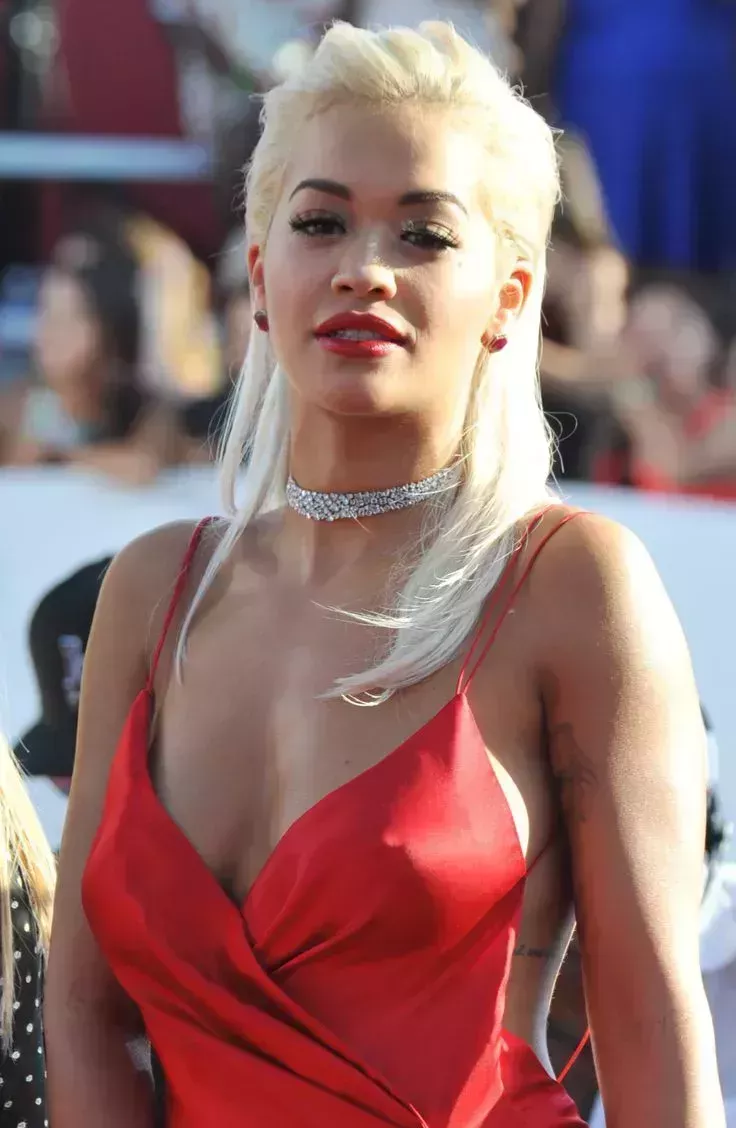 Rita Ora’s Faux Mullet Style