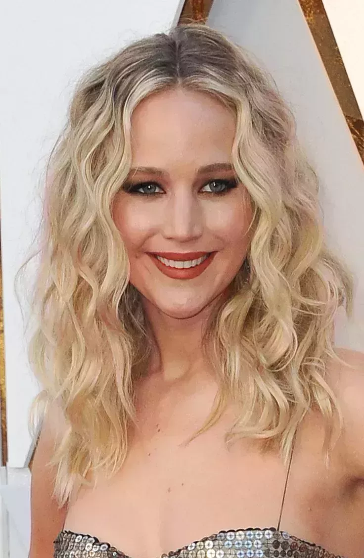 Jennifer Lawrence’s Perm Style