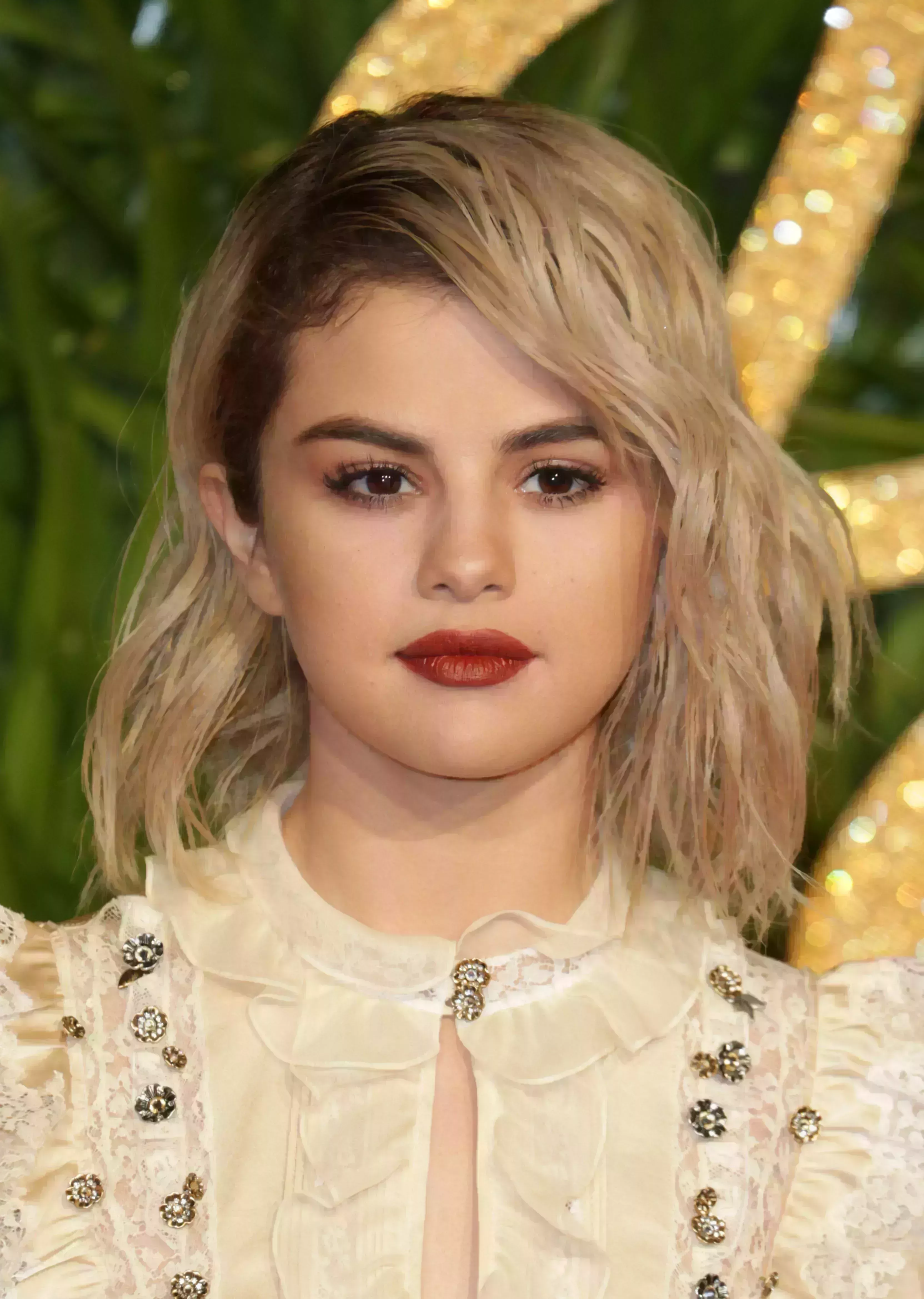 Selena Gomez&rsquo;s Shag With Side Bangs