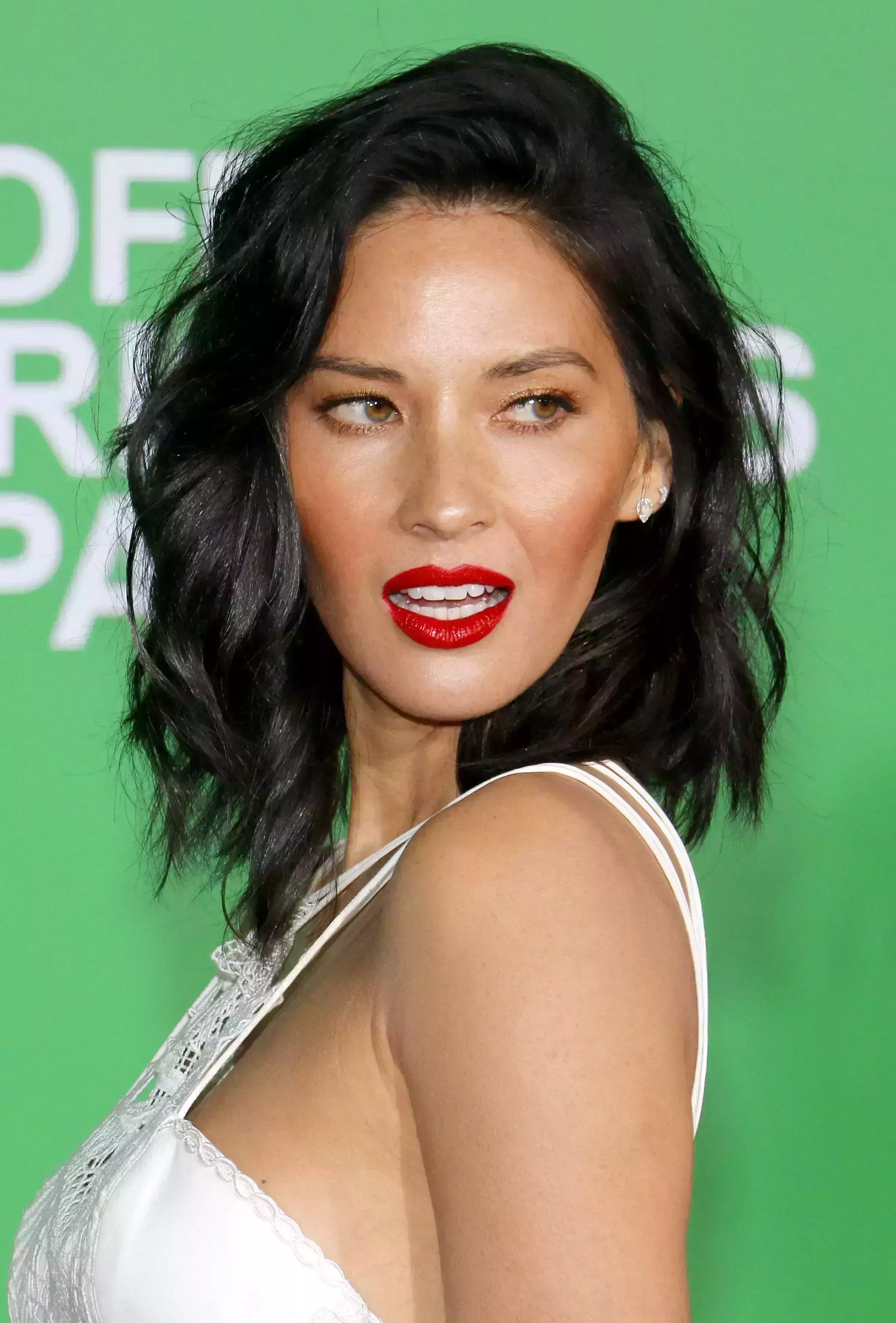 Olivia Munn&rsquo;s Layered Waves