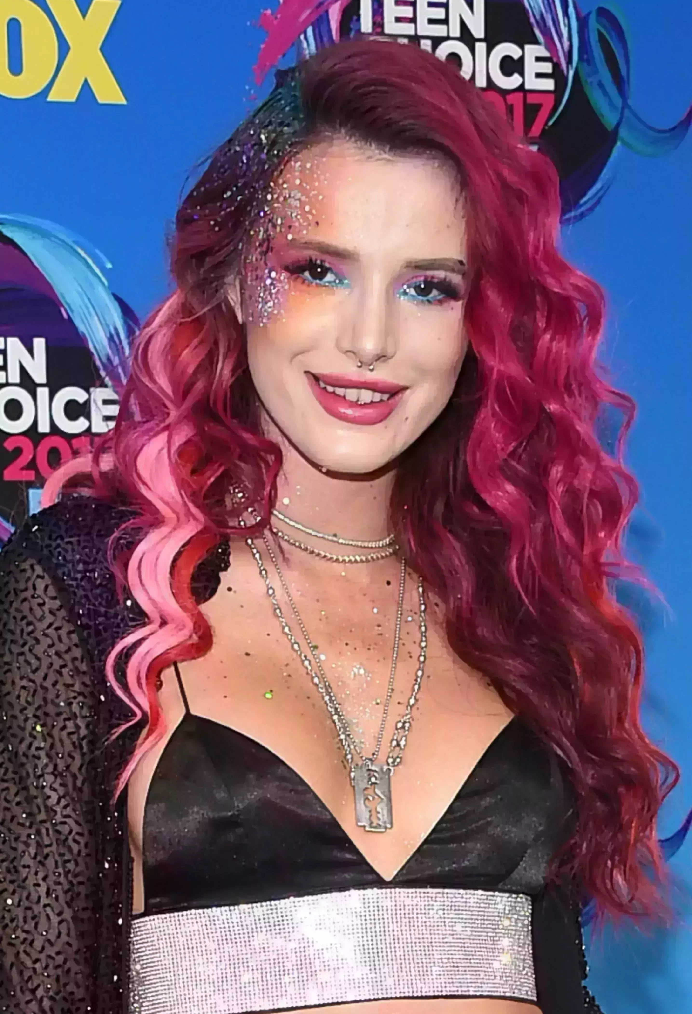 Bella Thorne’s Playful Burgundy Curls