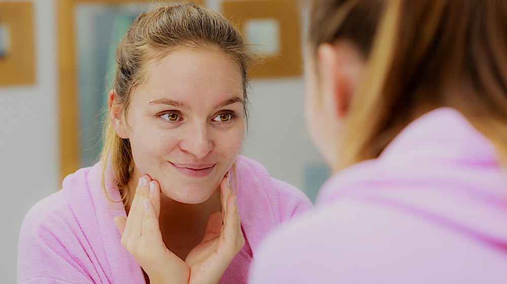 Exfoliación con ácido salicílico y otros peelings químicos que puede utilizar en casa
