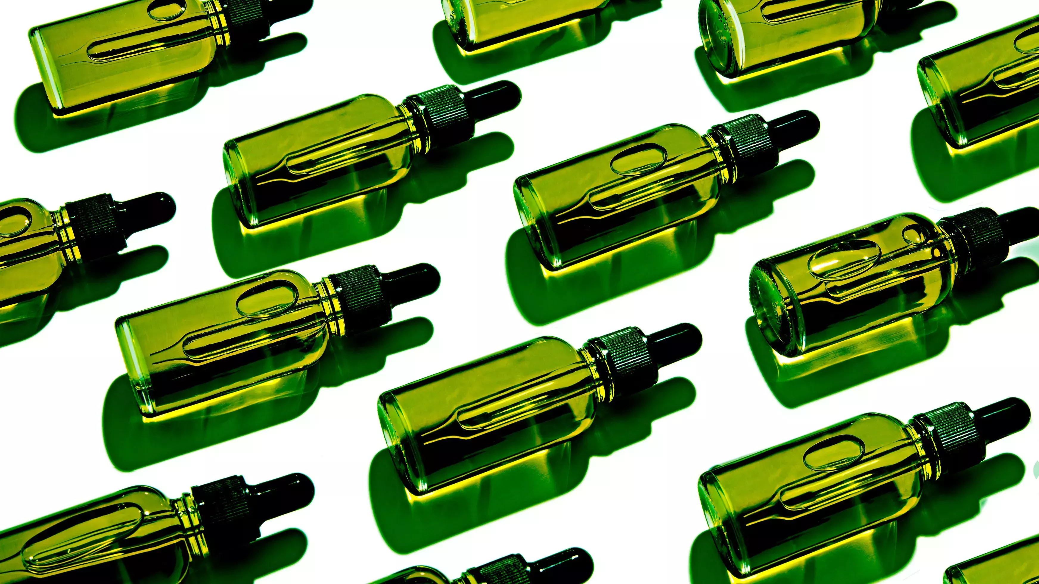 Por qué no debería dormir con aceite de árbol de té