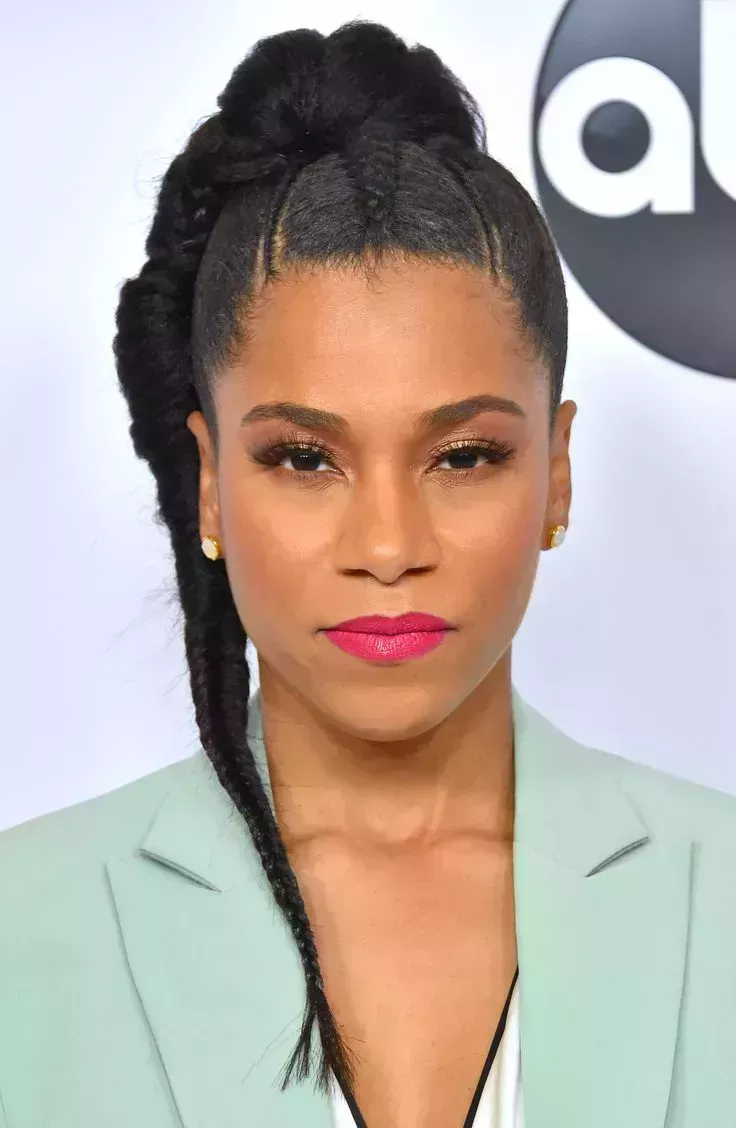 Kelly McCreary’s Braided Ponytail